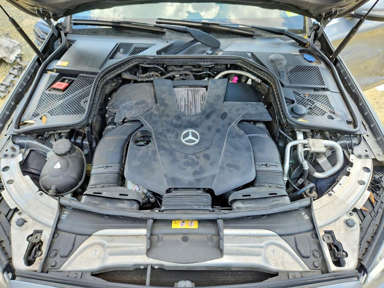 2015 Mercedes-benz C 400 4matic Silver vin: 55SWF6GB2FU051043