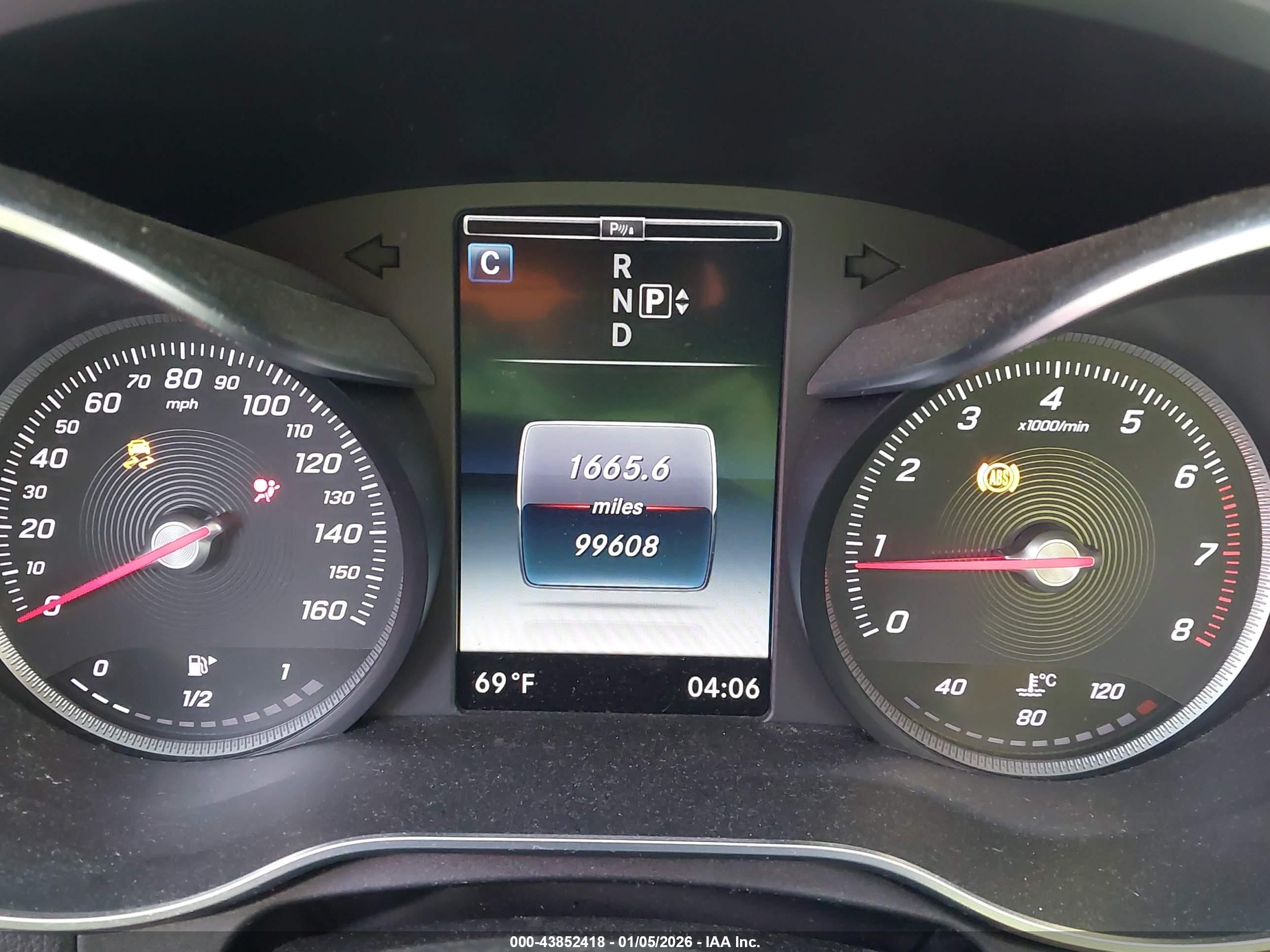 2015 Mercedes-benz C 400 4matic Серебряный vin: 55SWF6GB4FU003365