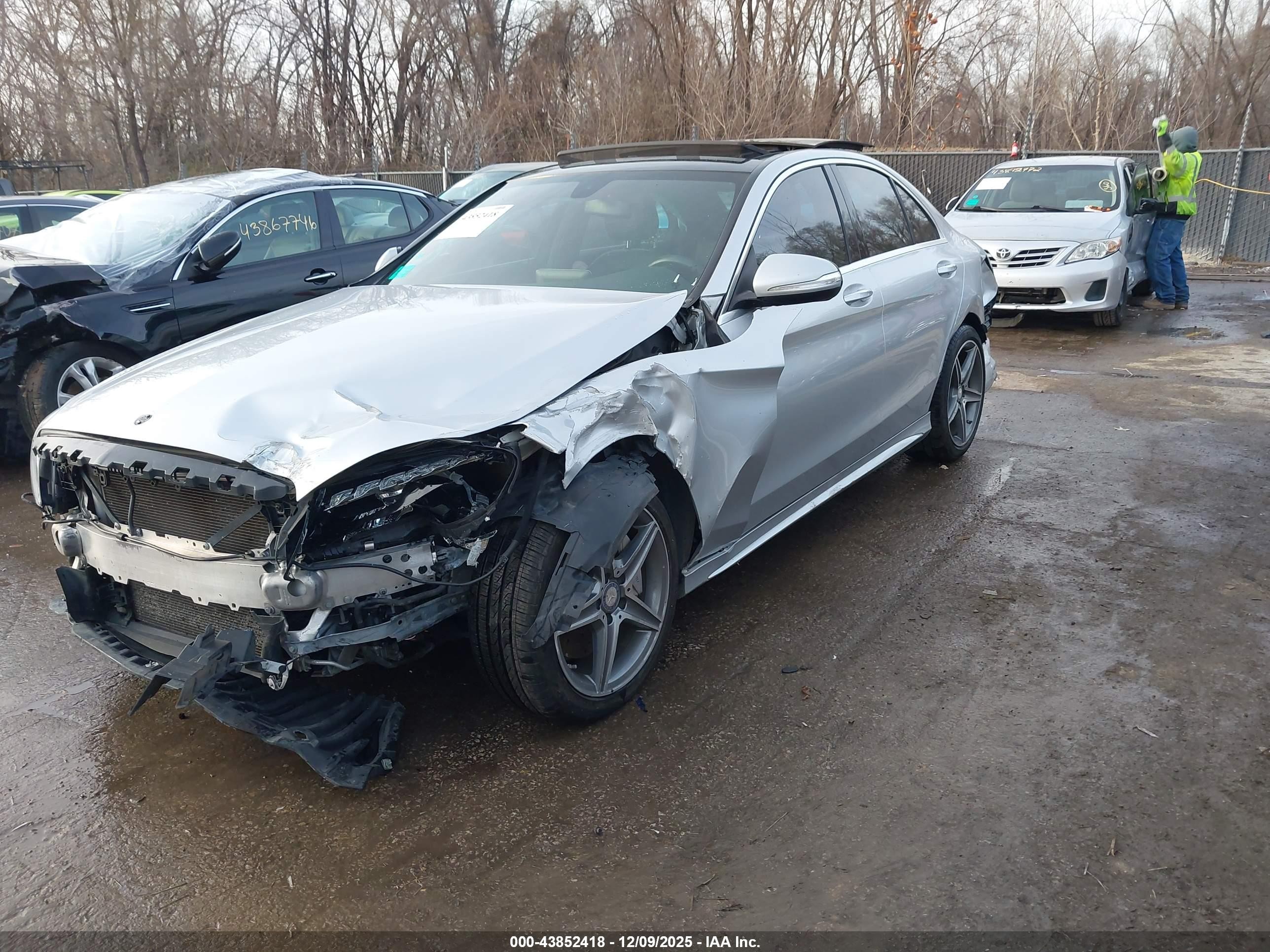 2015 Mercedes-benz C 400 4matic Серебряный vin: 55SWF6GB4FU003365