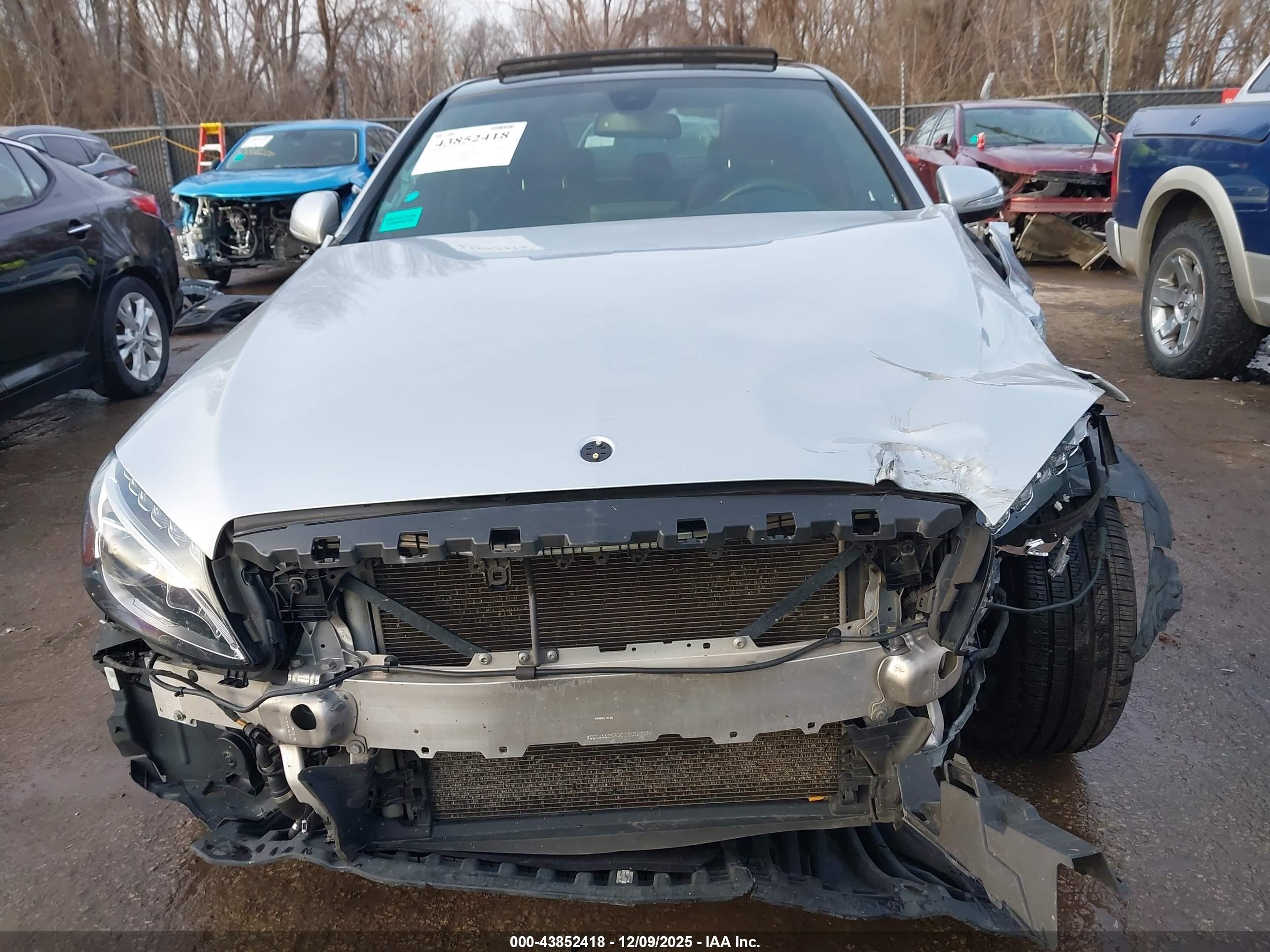 2015 Mercedes-benz C 400 4matic Серебряный vin: 55SWF6GB4FU003365