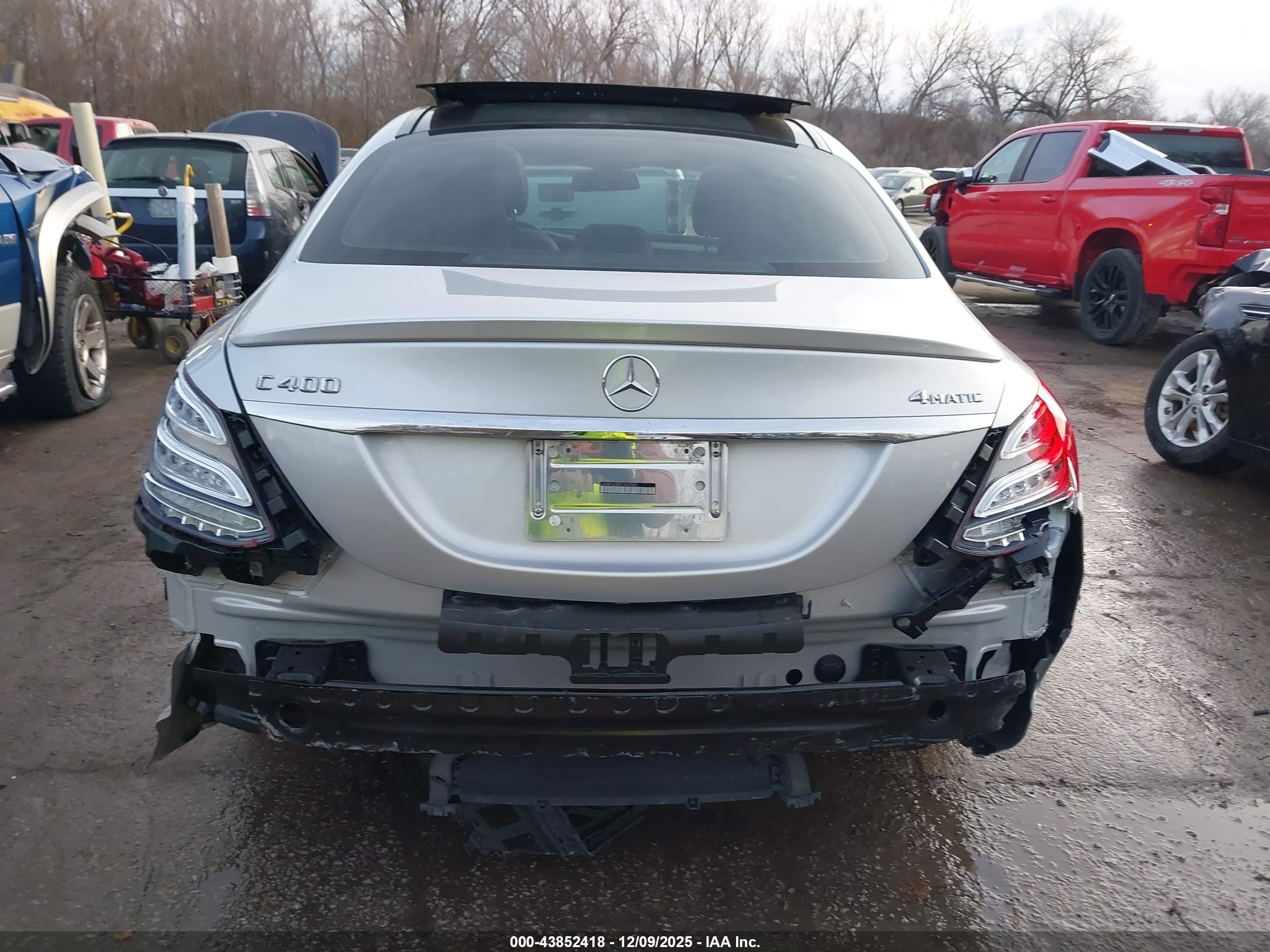 2015 Mercedes-benz C 400 4matic Серебряный vin: 55SWF6GB4FU003365
