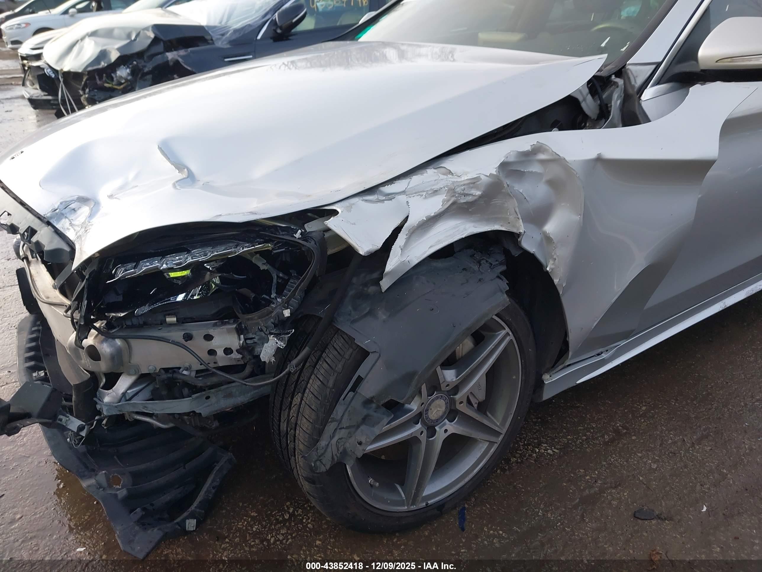 2015 Mercedes-benz C 400 4matic Серебряный vin: 55SWF6GB4FU003365