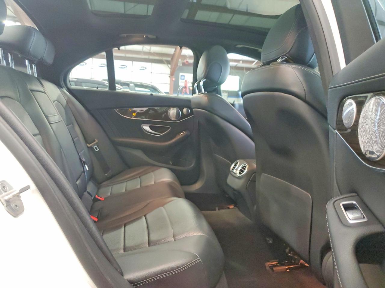 2015 Mercedes-benz C 400 4matic White vin: 55SWF6GB4FU027052