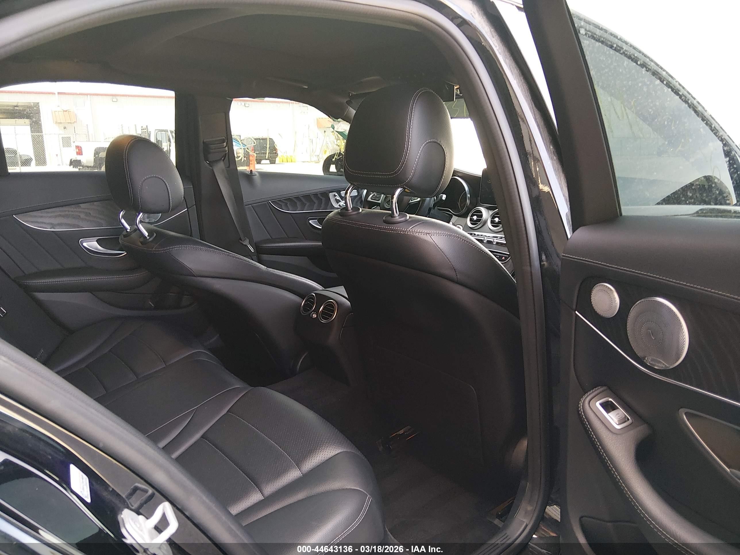 2015 Mercedes-benz C 400 4matic Black vin: 55SWF6GB4FU032820