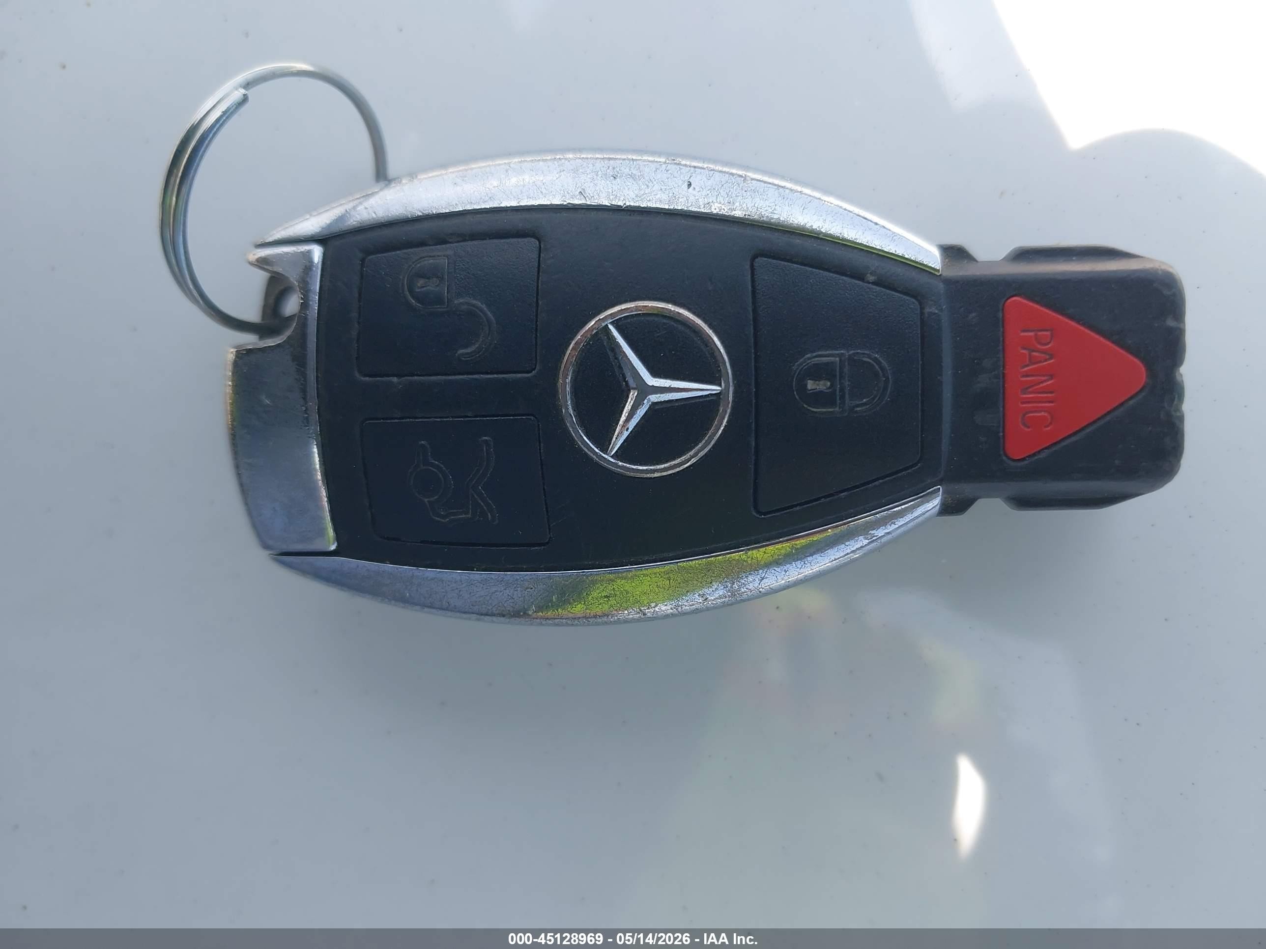 2015 Mercedes-benz C 400 4matic Белый vin: 55SWF6GB4FU042747