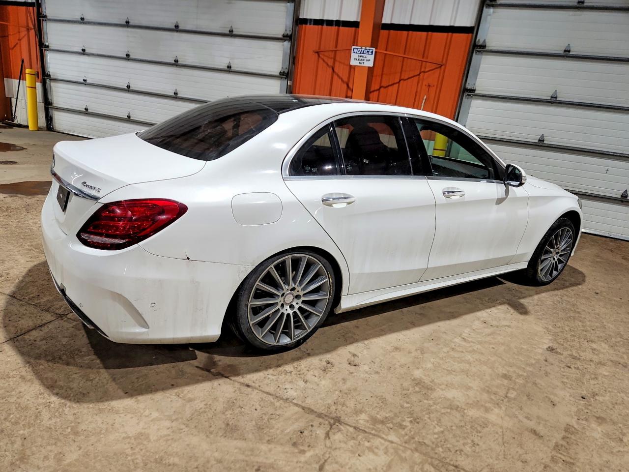 2015 Mercedes Benz C 400 4matic White vin: 55SWF6GB4FU048516