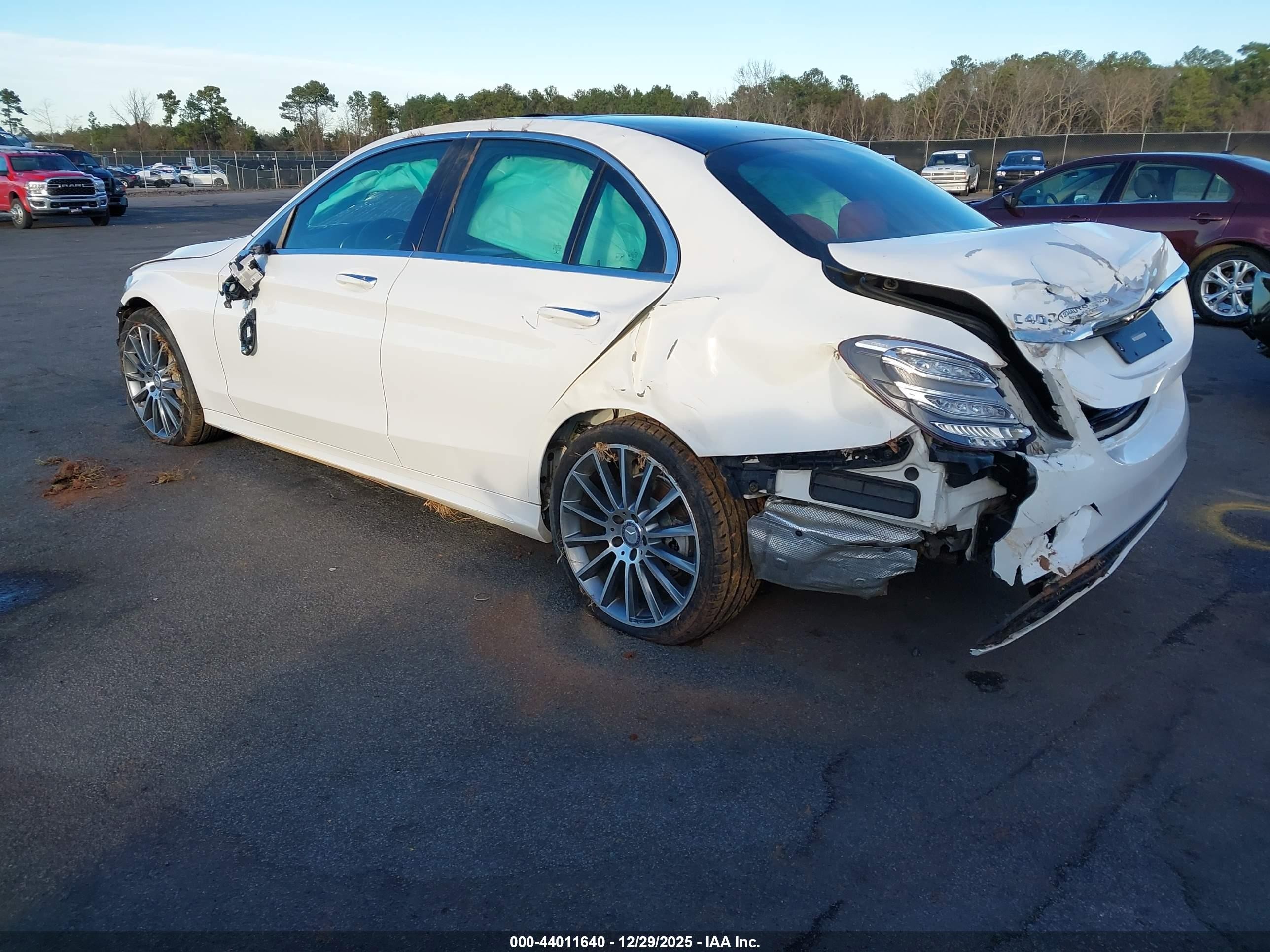 2015 Mercedes-benz C 400 4matic White vin: 55SWF6GB6FU017963