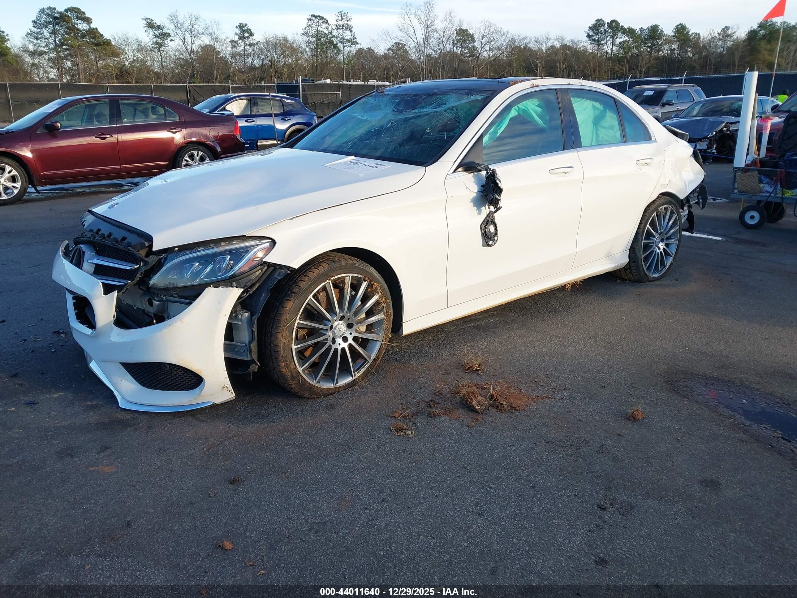2015 Mercedes-benz C 400 4matic White vin: 55SWF6GB6FU017963