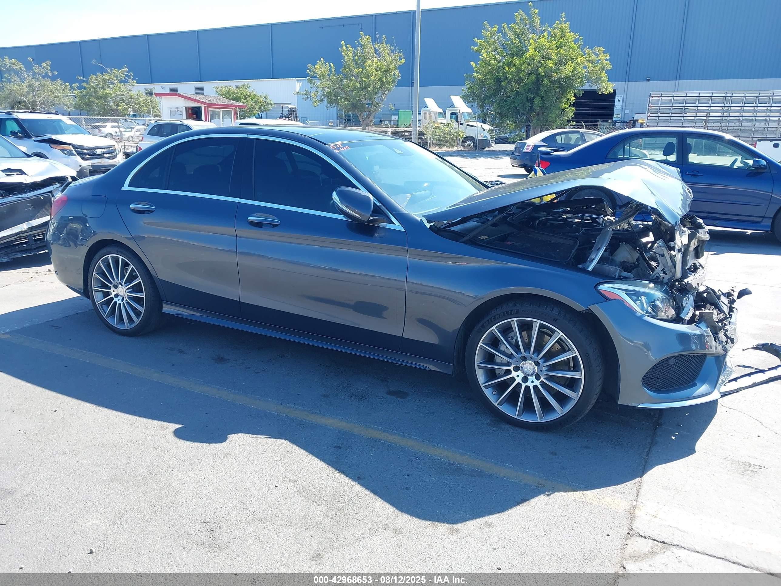 2015 Mercedes-benz C 400 4matic Light Blue vin: 55SWF6GB6FU028963