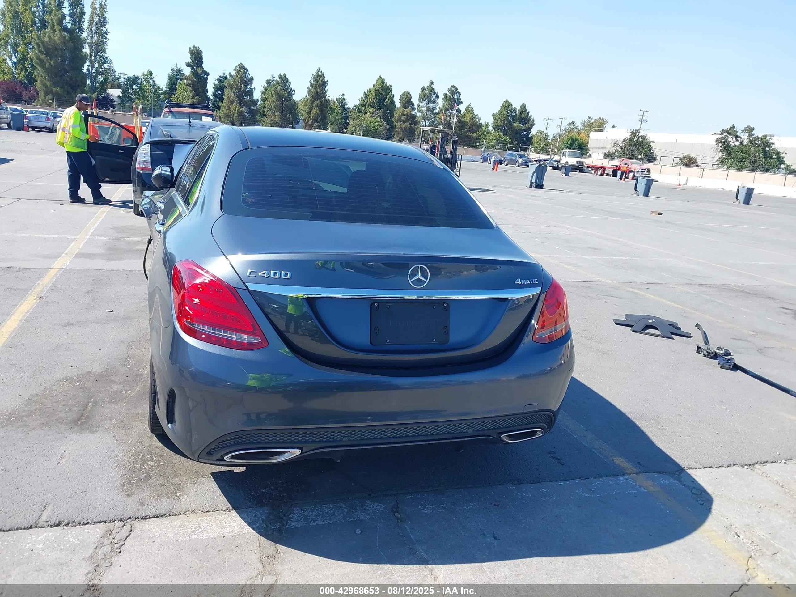 2015 Mercedes-benz C 400 4matic Light Blue vin: 55SWF6GB6FU028963