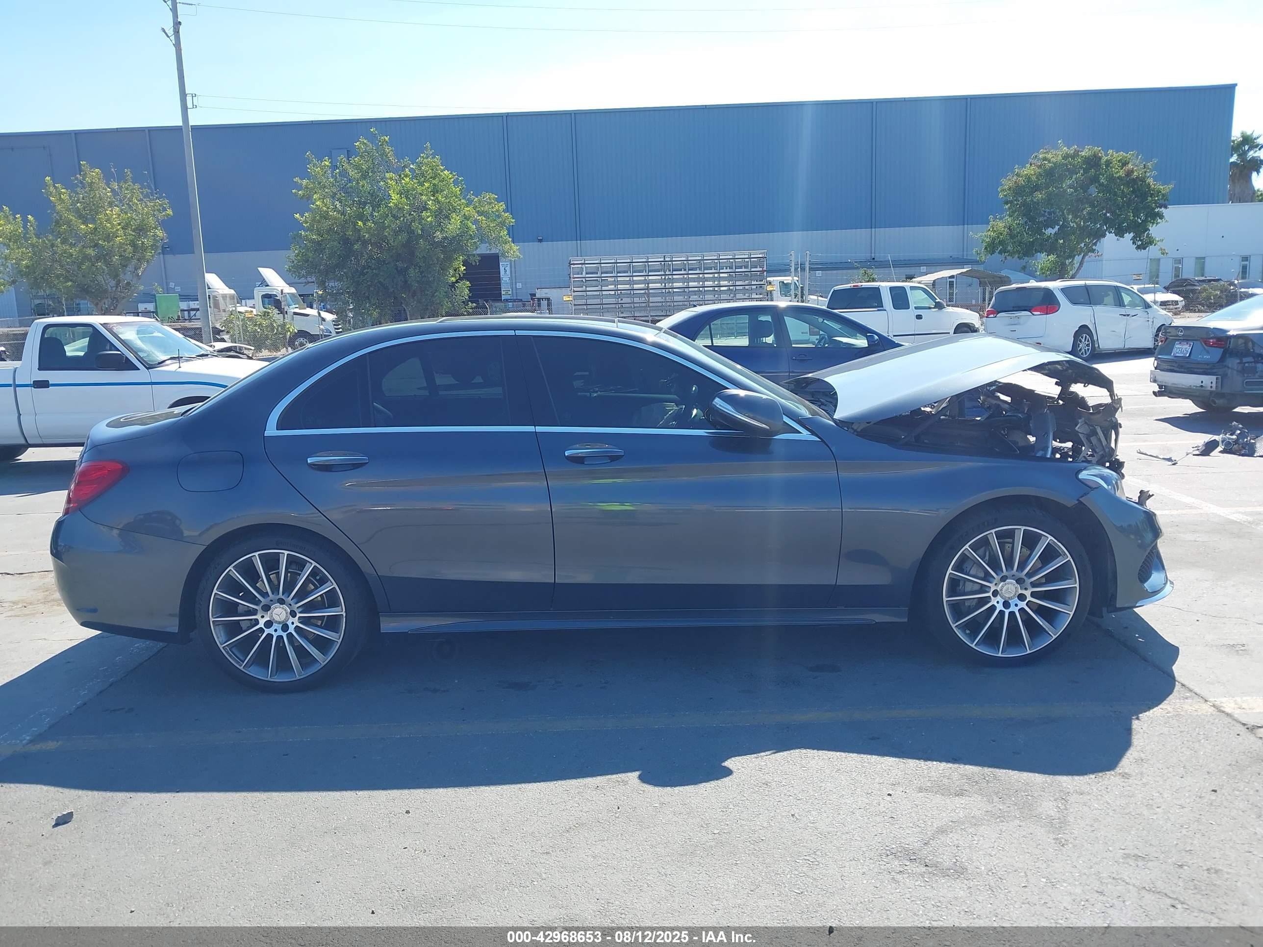 2015 Mercedes-benz C 400 4matic Light Blue vin: 55SWF6GB6FU028963
