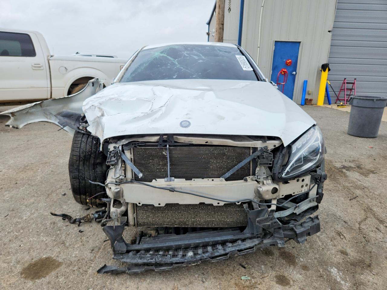 2015 Mercedes-benz C 400 4matic Белый vin: 55SWF6GB7FU032567
