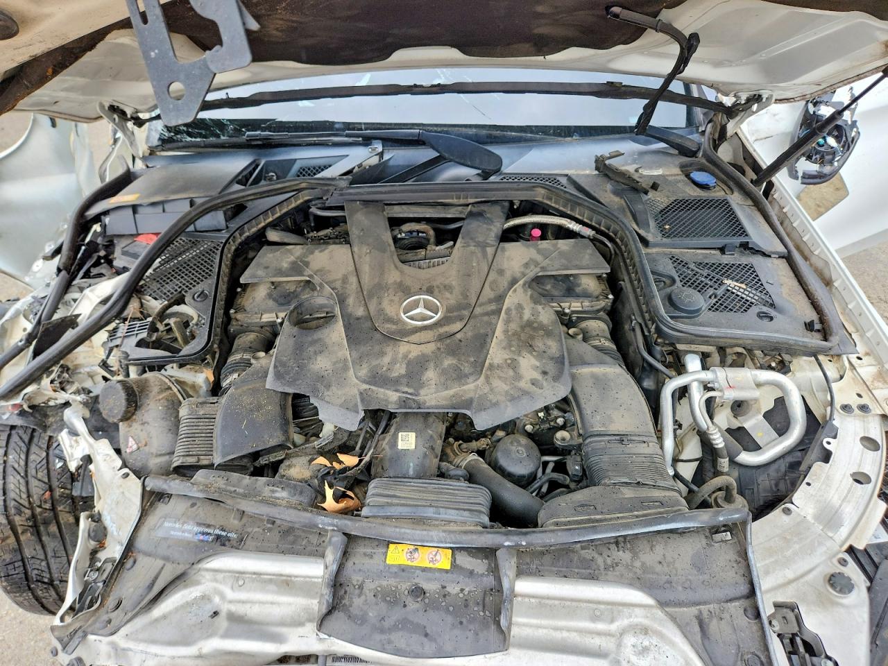 2015 Mercedes-benz C 400 4matic Белый vin: 55SWF6GB7FU032567