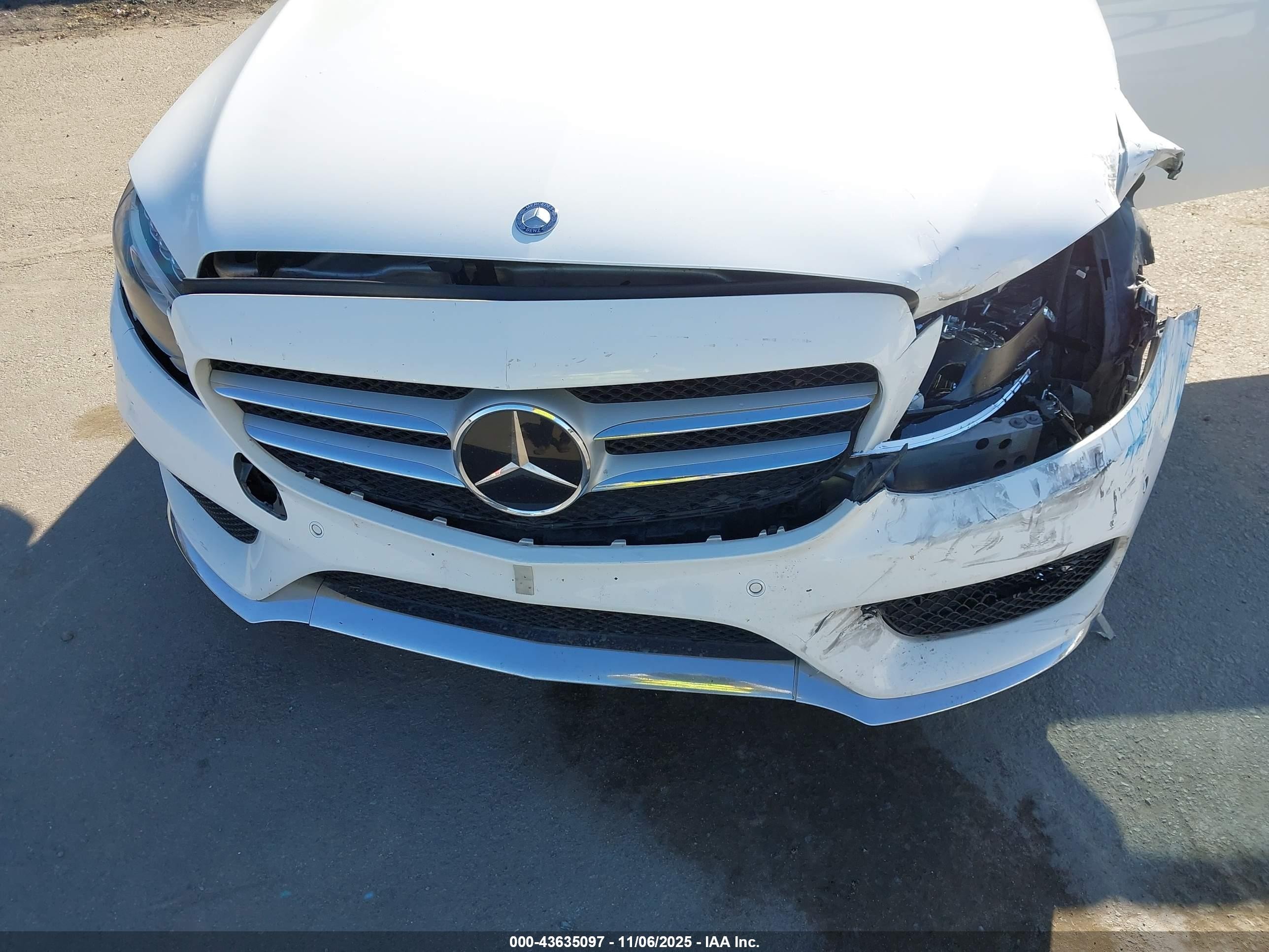 2015 Mercedes-benz C 400 4matic White vin: 55SWF6GB8FU033081
