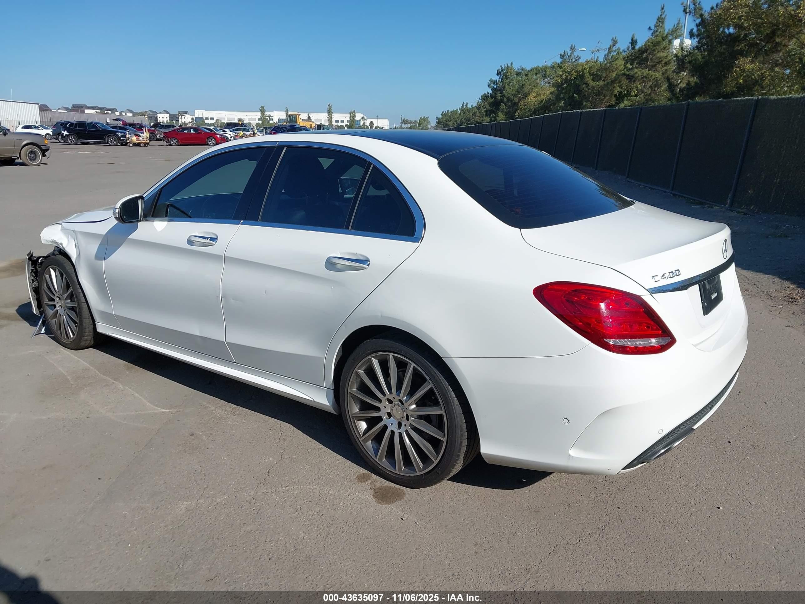 2015 Mercedes-benz C 400 4matic White vin: 55SWF6GB8FU033081