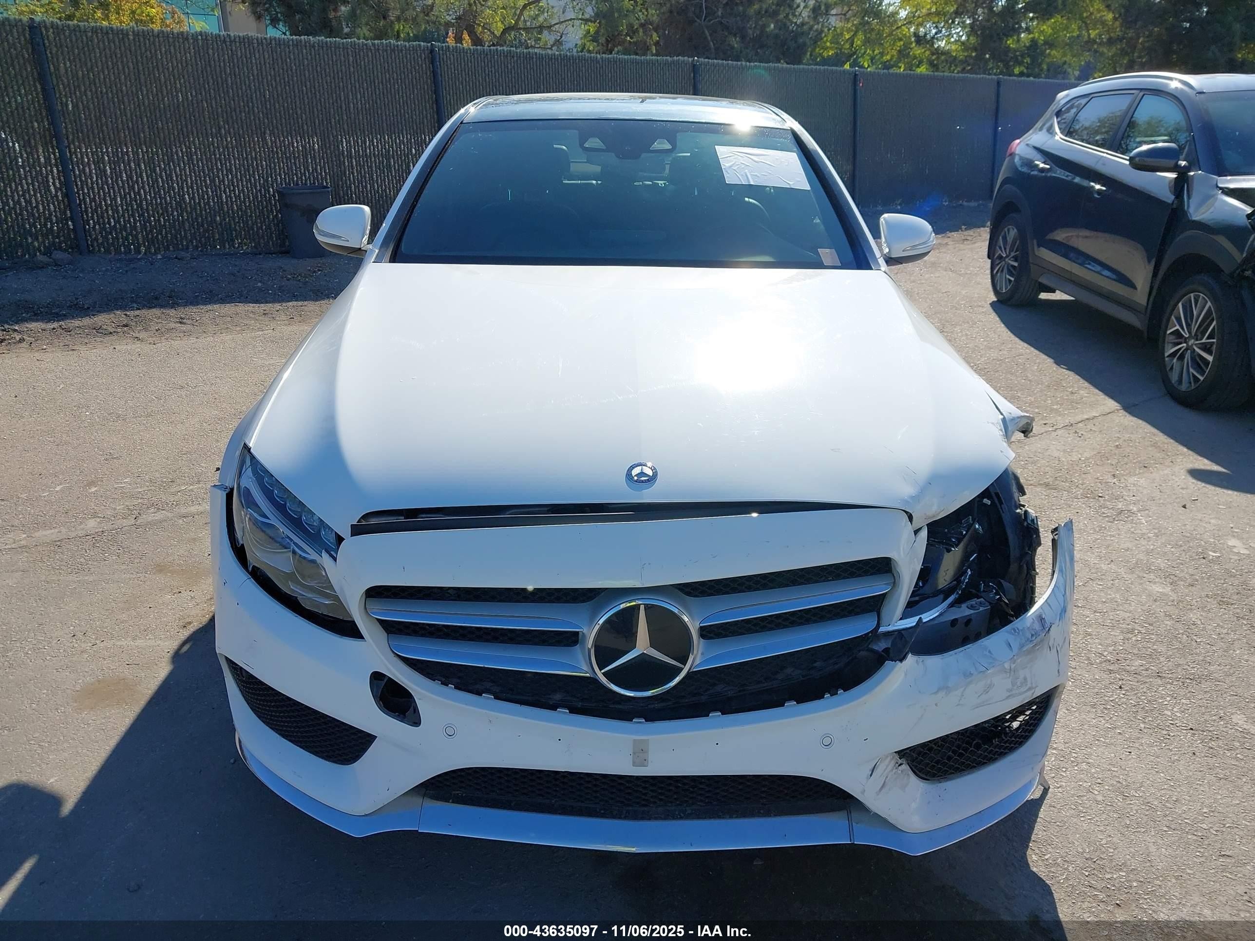 2015 Mercedes-benz C 400 4matic White vin: 55SWF6GB8FU033081