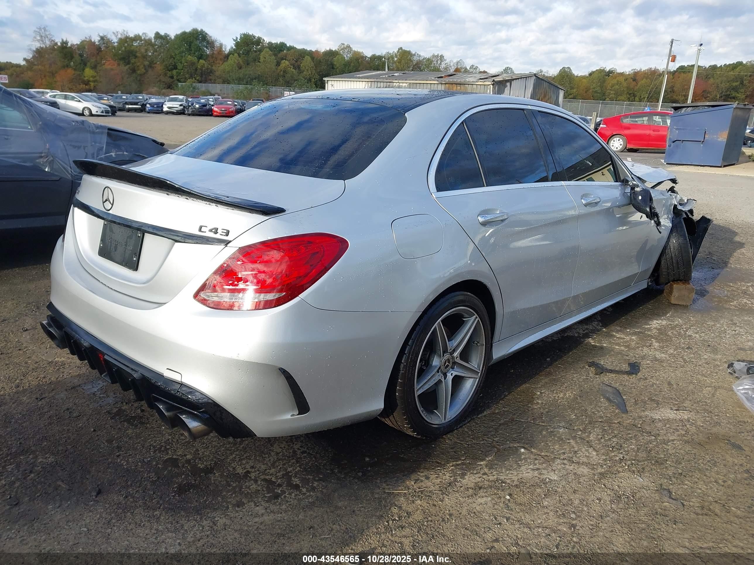 2015 Mercedes-benz C 400 4matic Серебряный vin: 55SWF6GB9FU028617