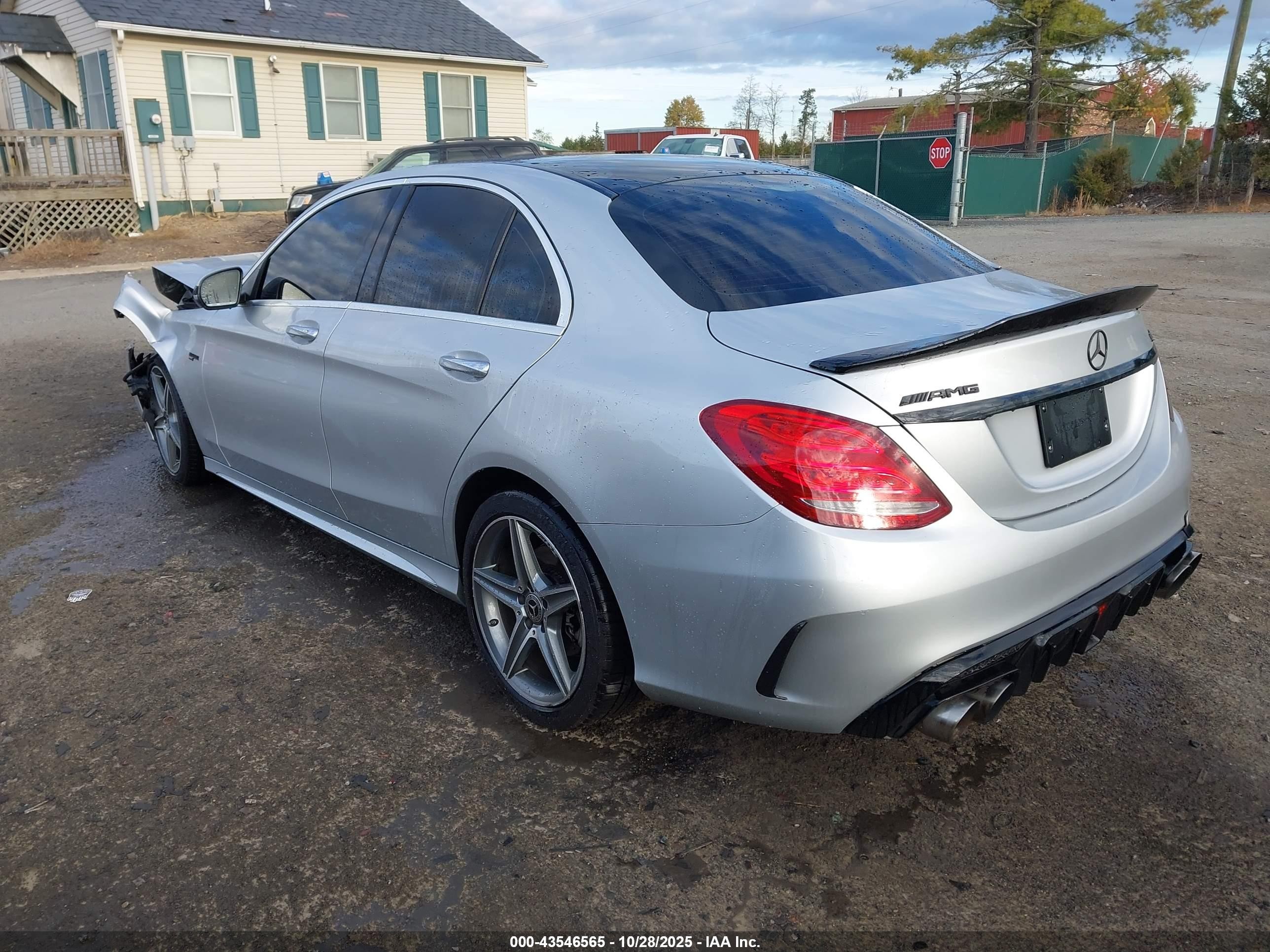 2015 Mercedes-benz C 400 4matic Серебряный vin: 55SWF6GB9FU028617
