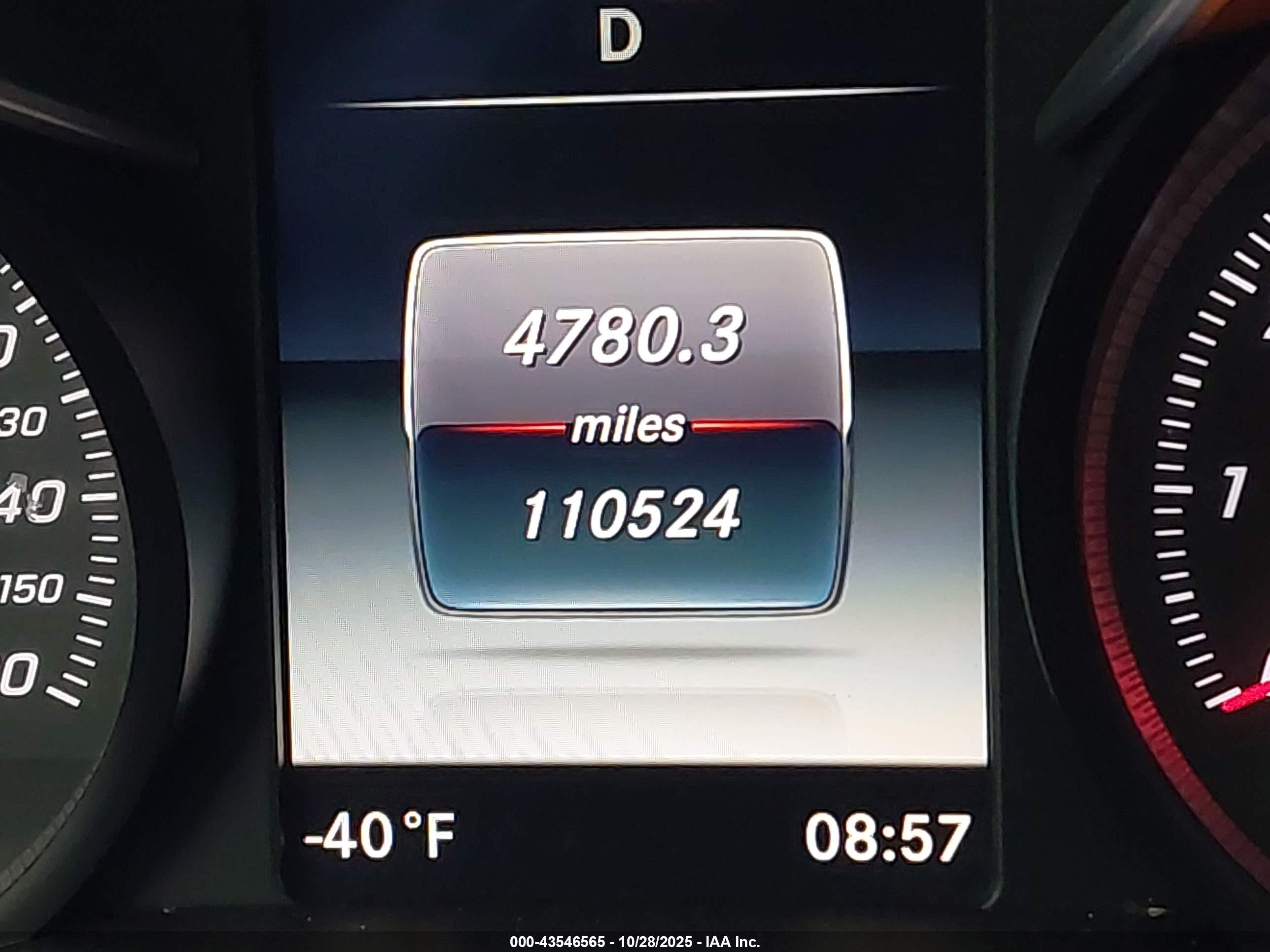 2015 Mercedes-benz C 400 4matic Серебряный vin: 55SWF6GB9FU028617