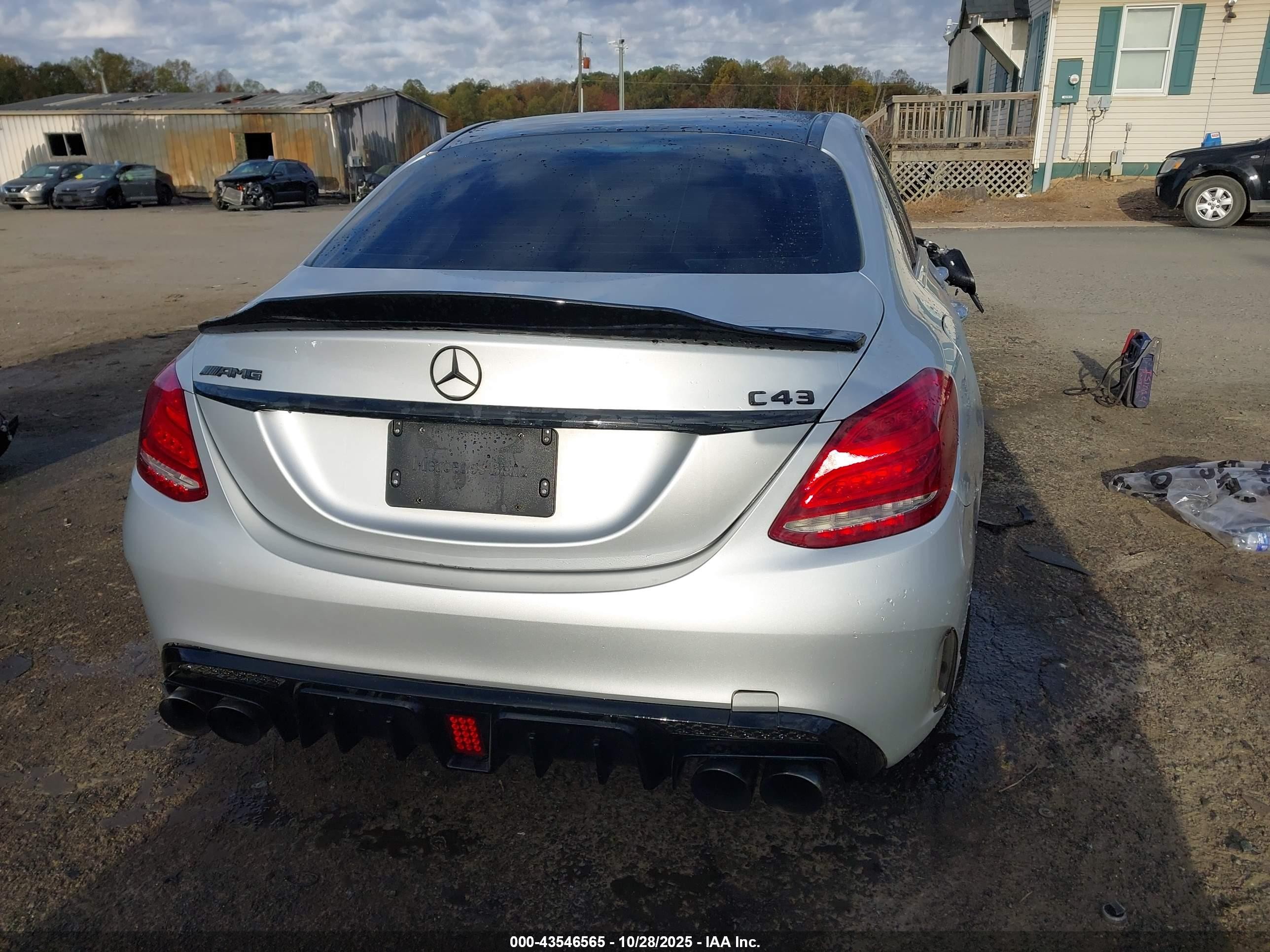 2015 Mercedes-benz C 400 4matic Серебряный vin: 55SWF6GB9FU028617
