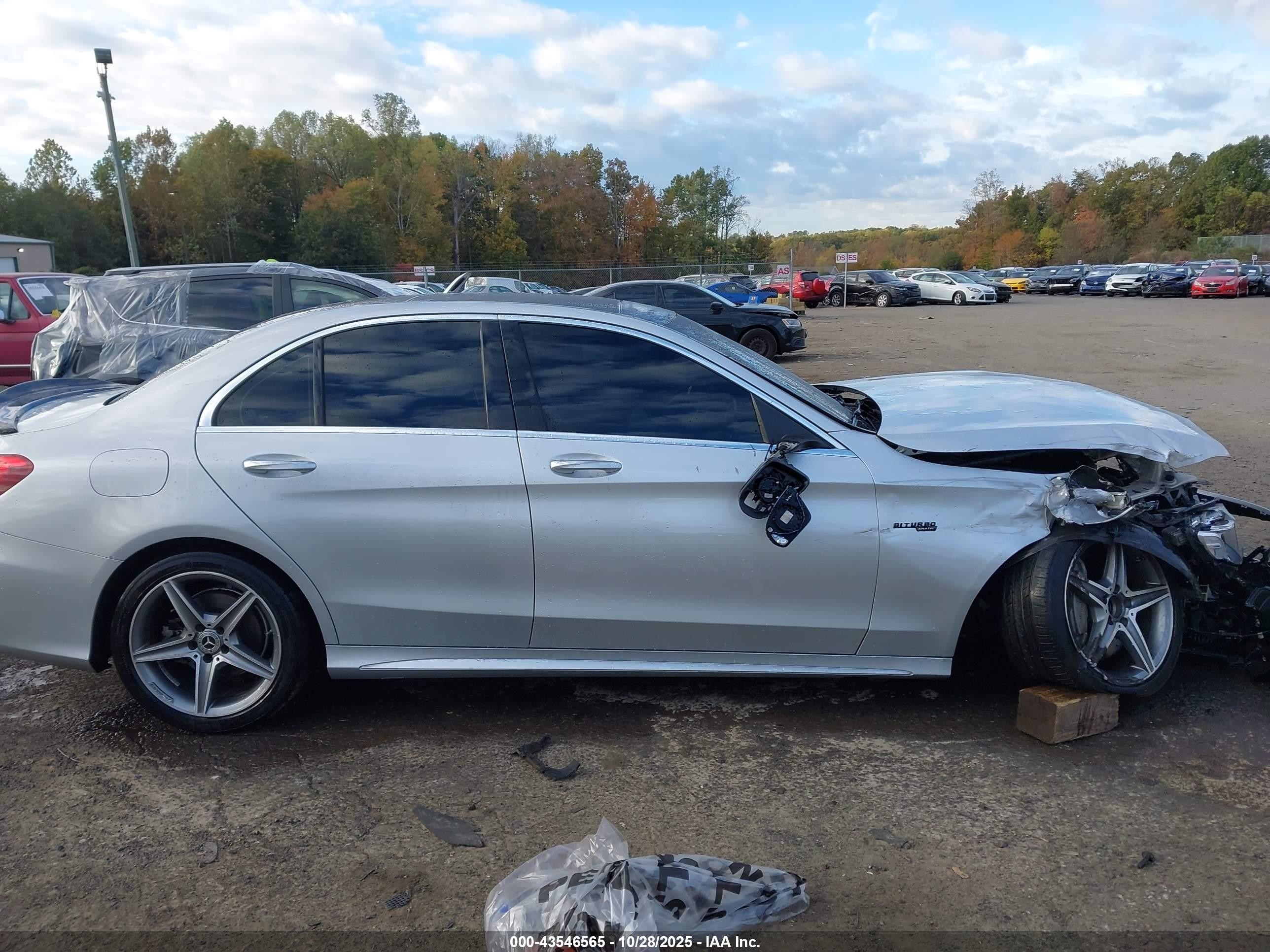 2015 Mercedes-benz C 400 4matic Серебряный vin: 55SWF6GB9FU028617