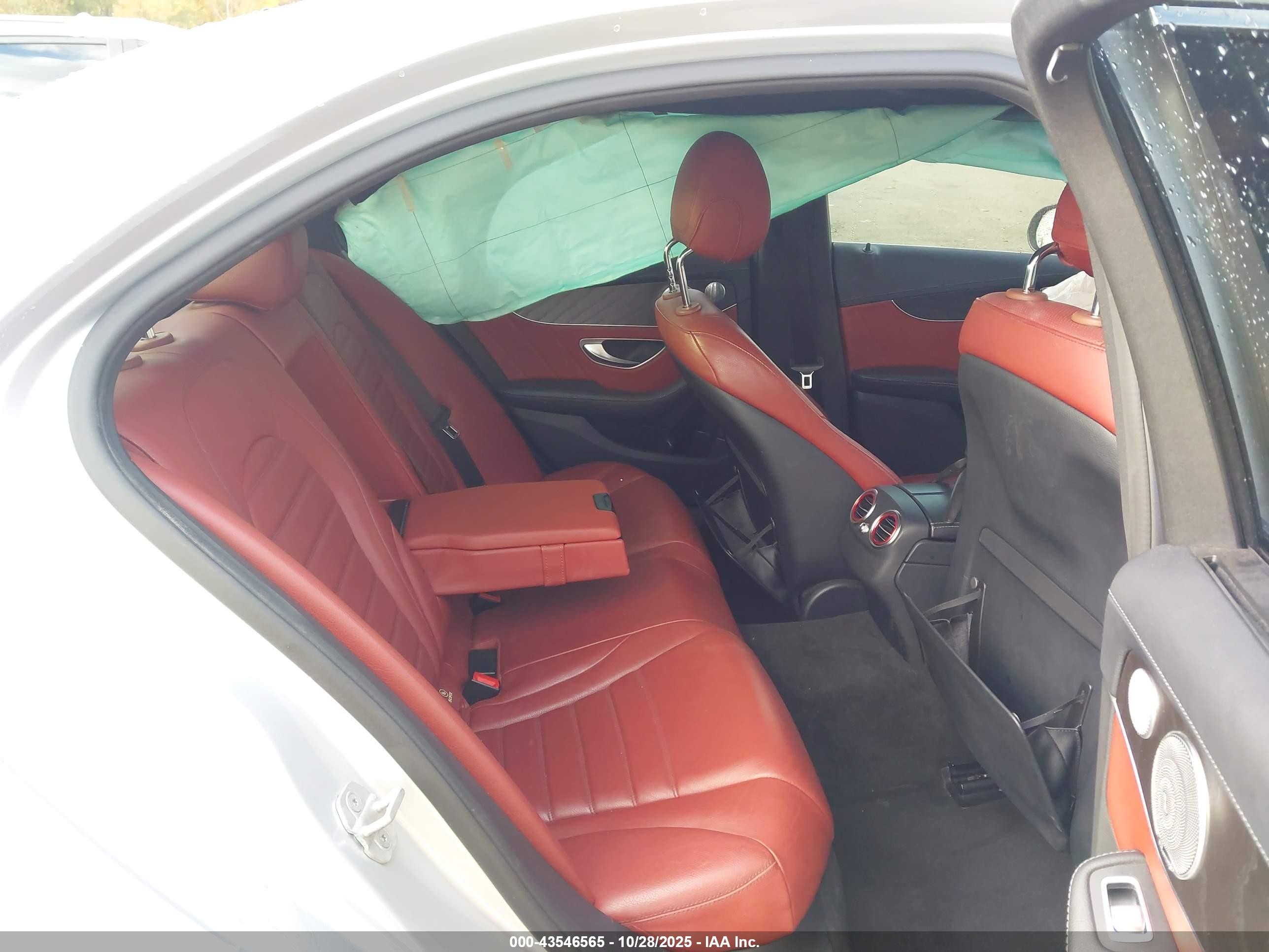 2015 Mercedes-benz C 400 4matic Серебряный vin: 55SWF6GB9FU028617