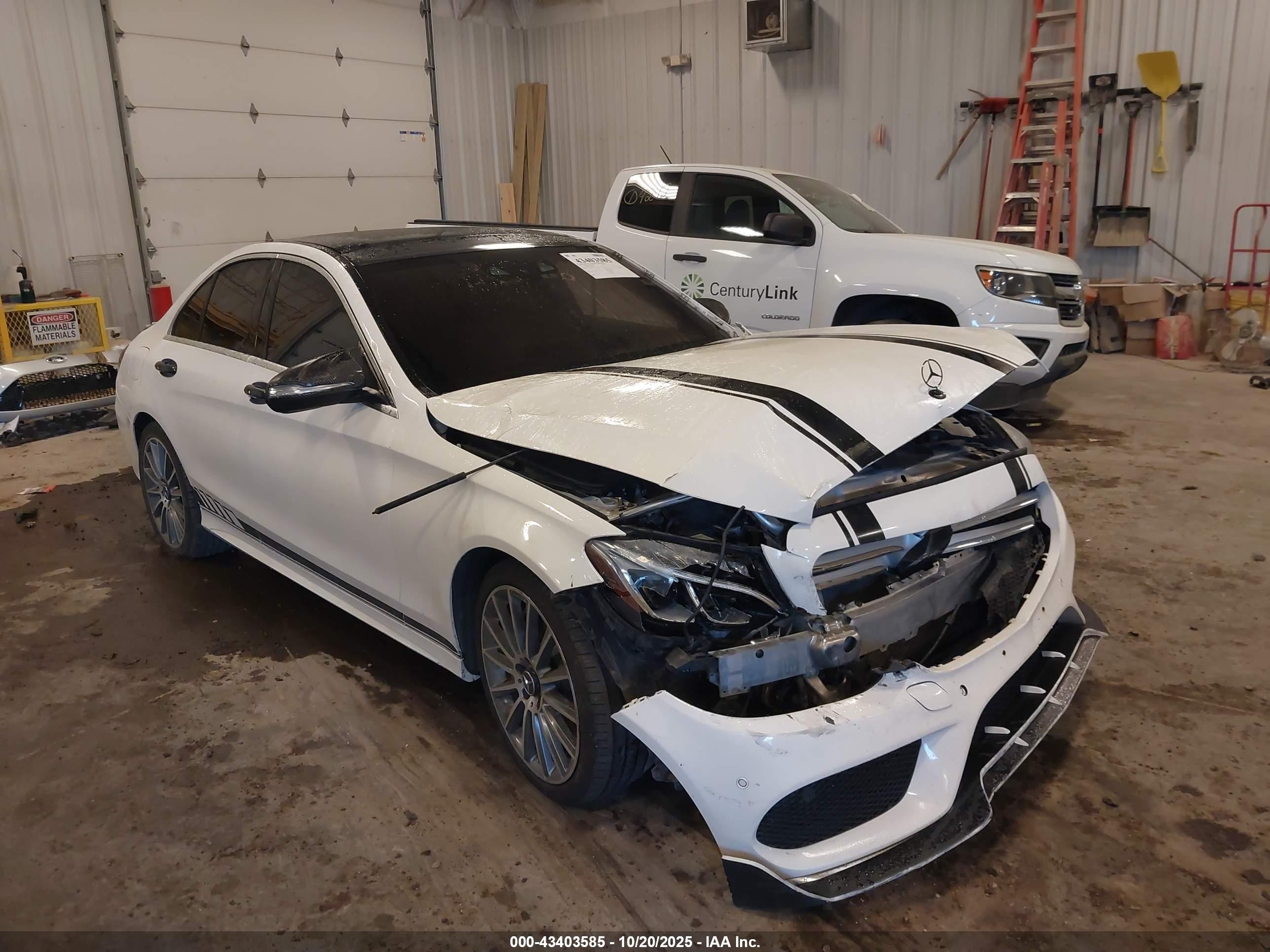 2015 Mercedes-benz C 400 4matic Белый vin: 55SWF6GBXFU011373
