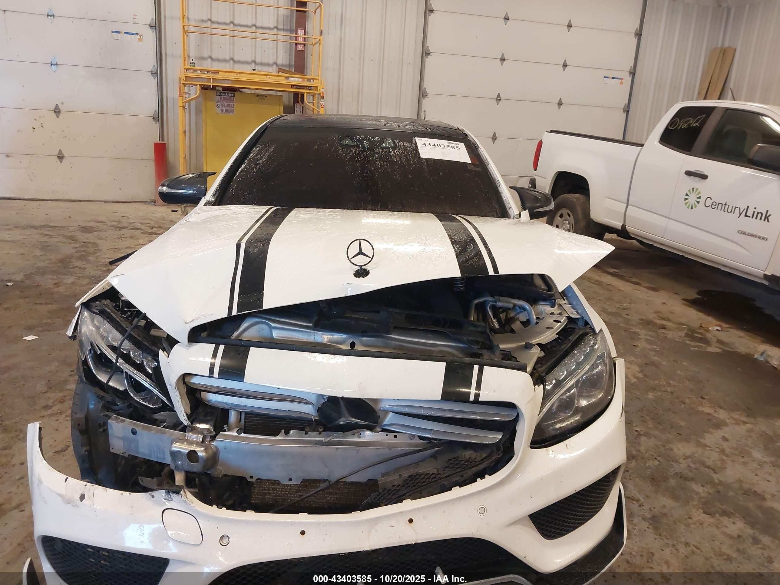 2015 Mercedes-benz C 400 4matic Белый vin: 55SWF6GBXFU011373