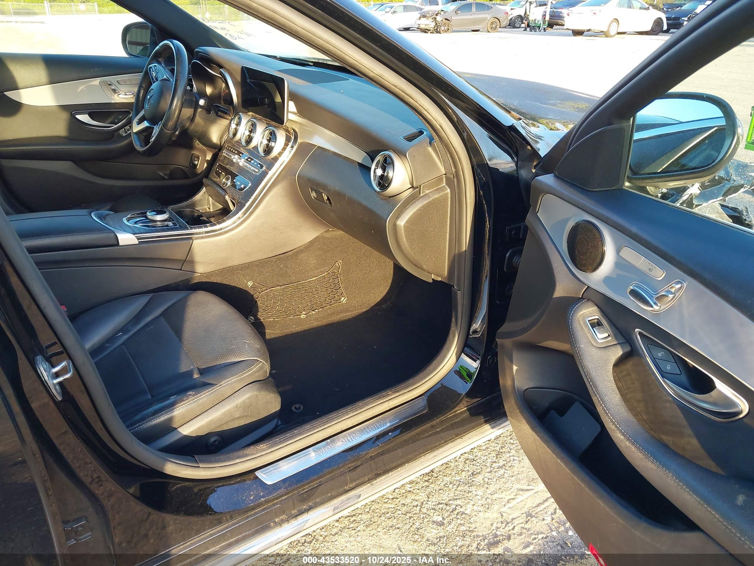 2020 Mercedes-benz C 300   Black vin: 55SWF8DB1LU323688