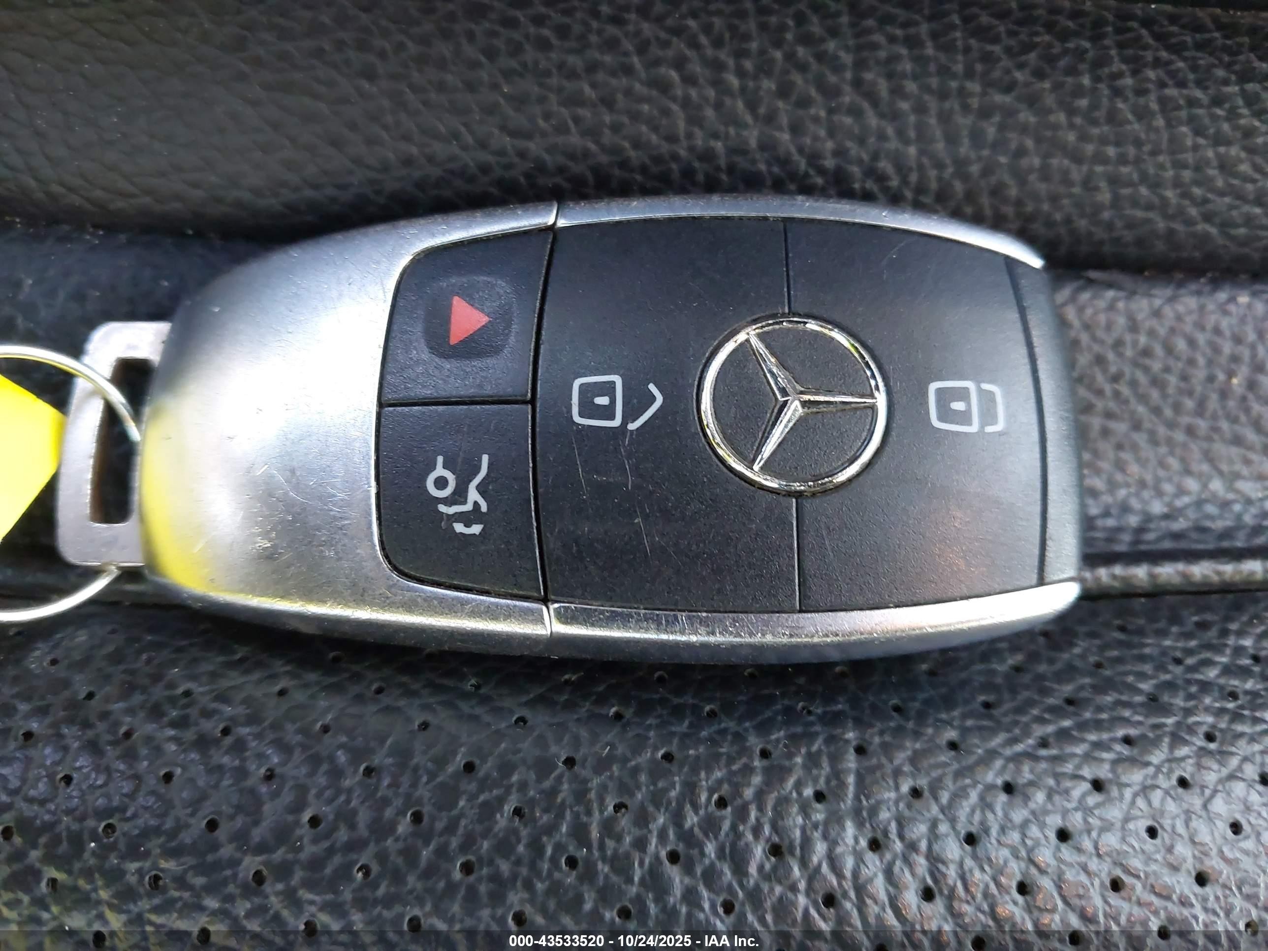 2020 Mercedes-benz C 300   Black vin: 55SWF8DB1LU323688