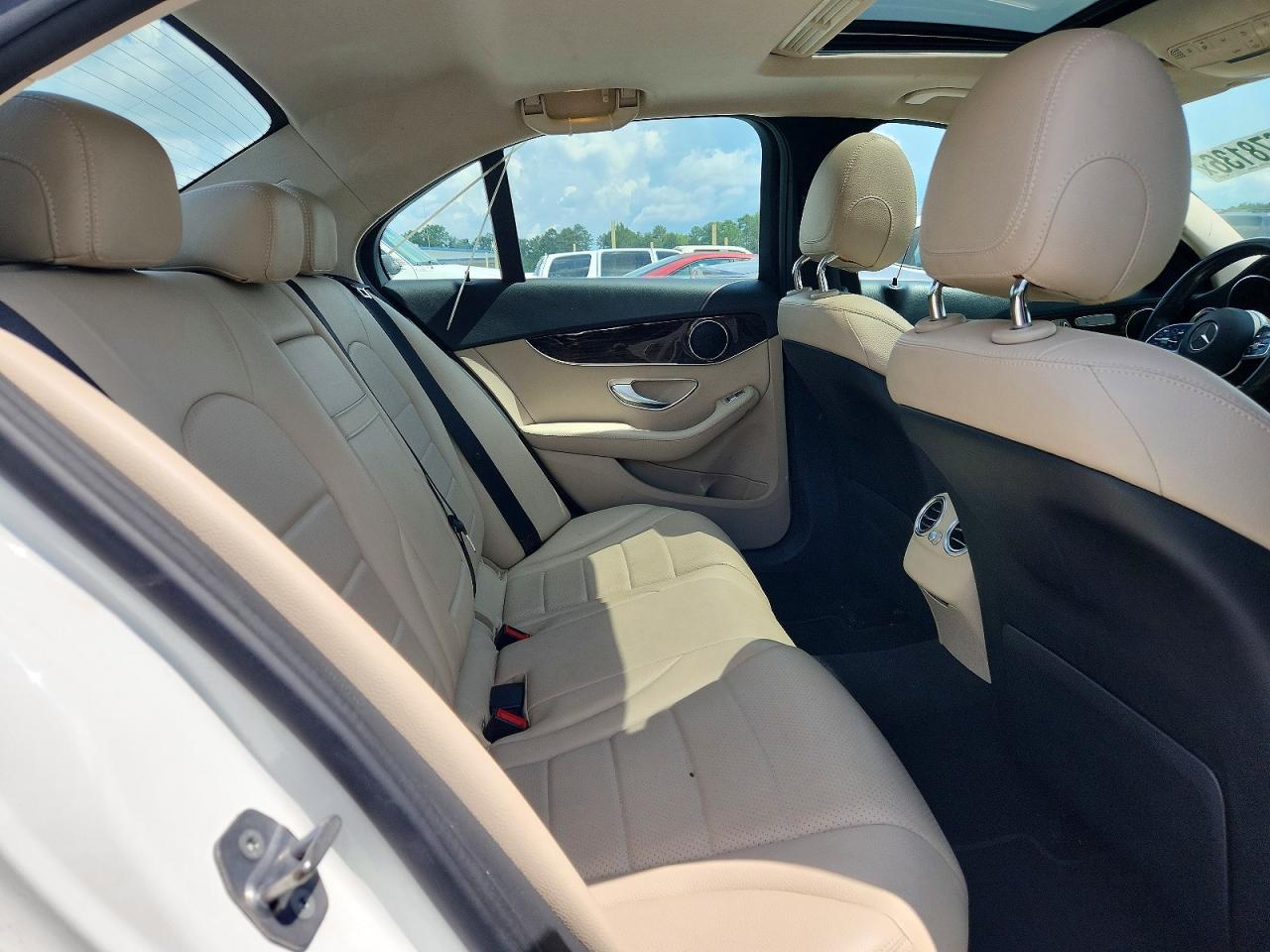 2019 Mercedes-benz C 300 Белый vin: 55SWF8DB4KU289311