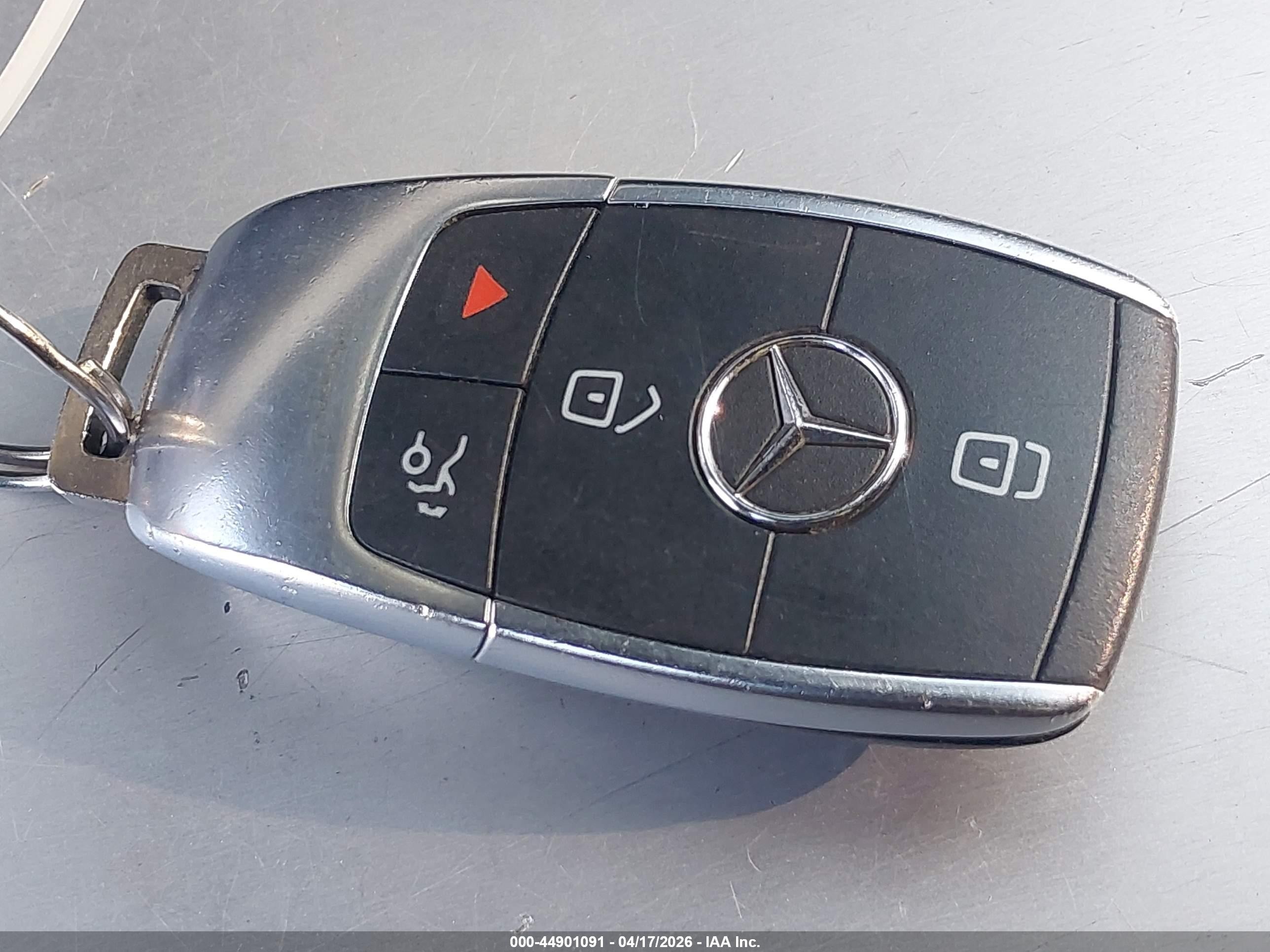 2019 Mercedes-benz C 300   White vin: 55SWF8DB5KU293531