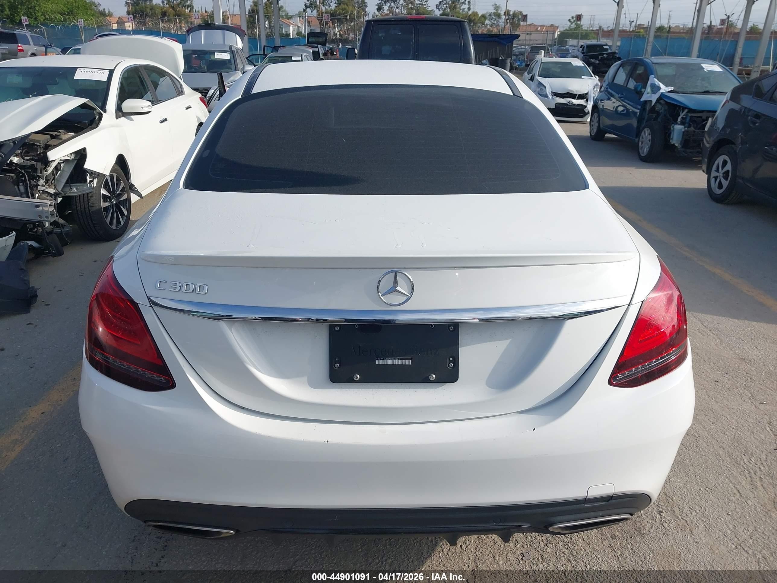 2019 Mercedes-benz C 300   White vin: 55SWF8DB5KU293531