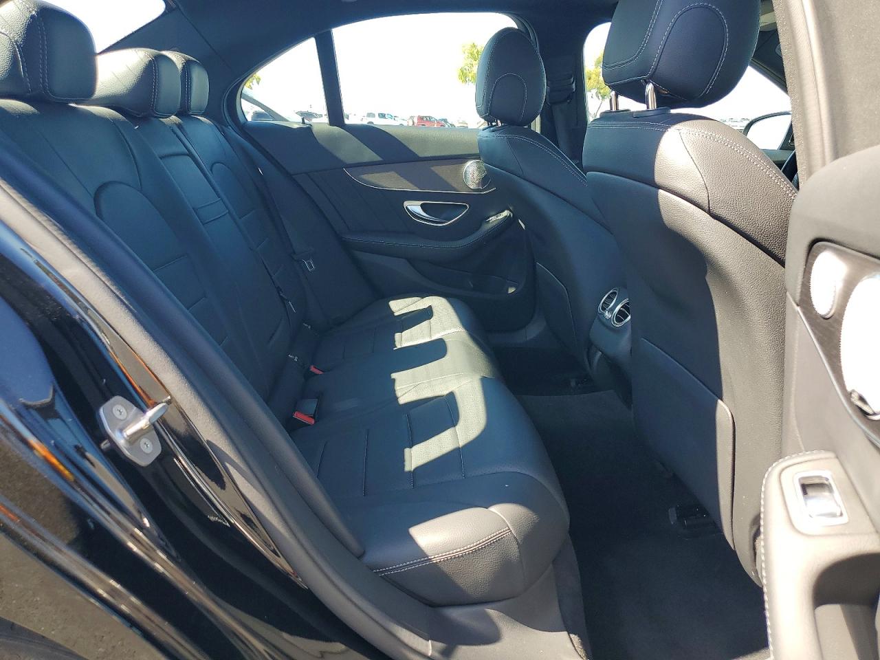2019 Mercedes-benz C 300 Black vin: 55SWF8DB7KU322320