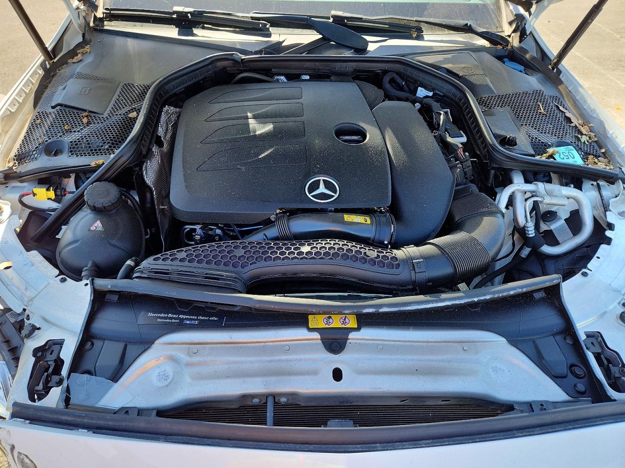 2019 Mercedes-benz C 300 White vin: 55SWF8DBXKU300005