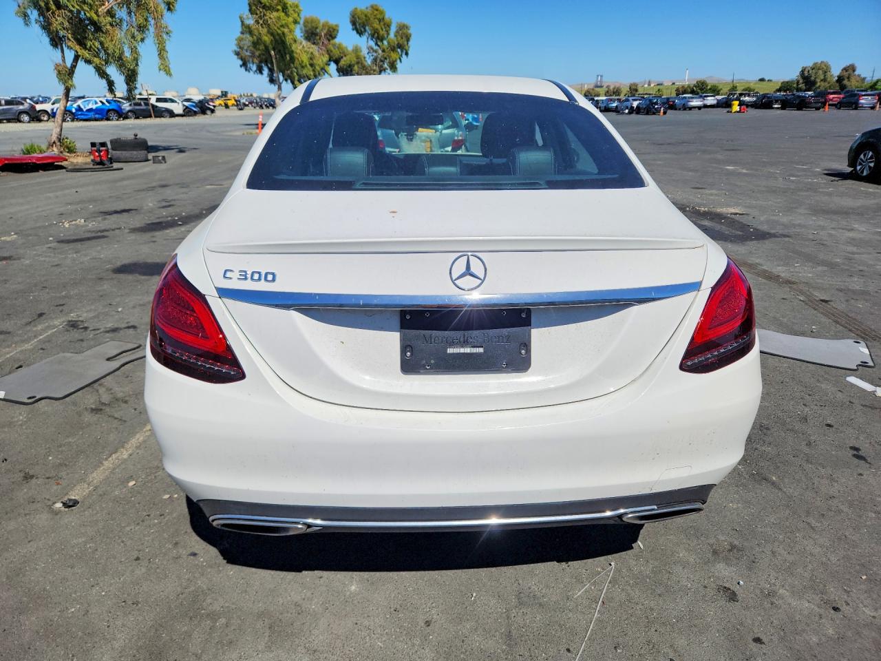 2019 Mercedes-benz C 300 White vin: 55SWF8DBXKU300005