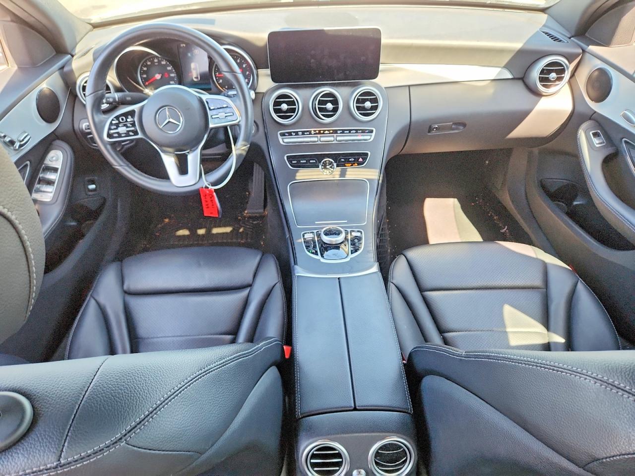 2019 Mercedes-benz C 300 White vin: 55SWF8DBXKU300005