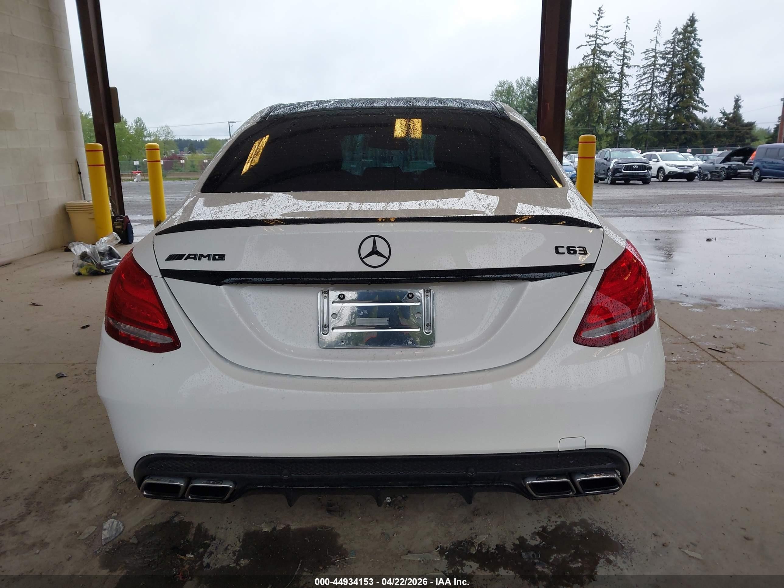 2017 Mercedes-benz Amg C 63   White vin: 55SWF8GB8HU191077