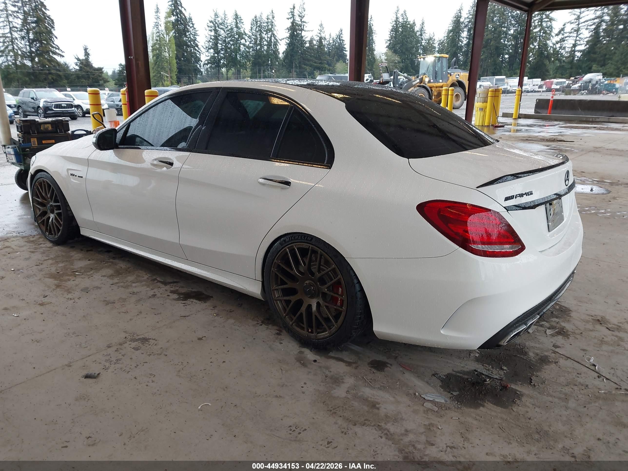 2017 Mercedes-benz Amg C 63   White vin: 55SWF8GB8HU191077