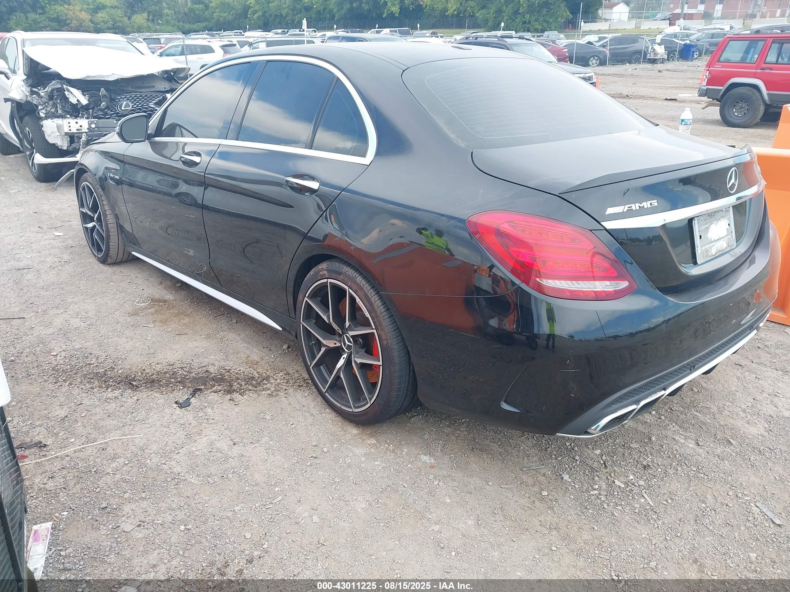 2016 Mercedes-benz Amg C 63 S Черный vin: 55SWF8HB5GU110923