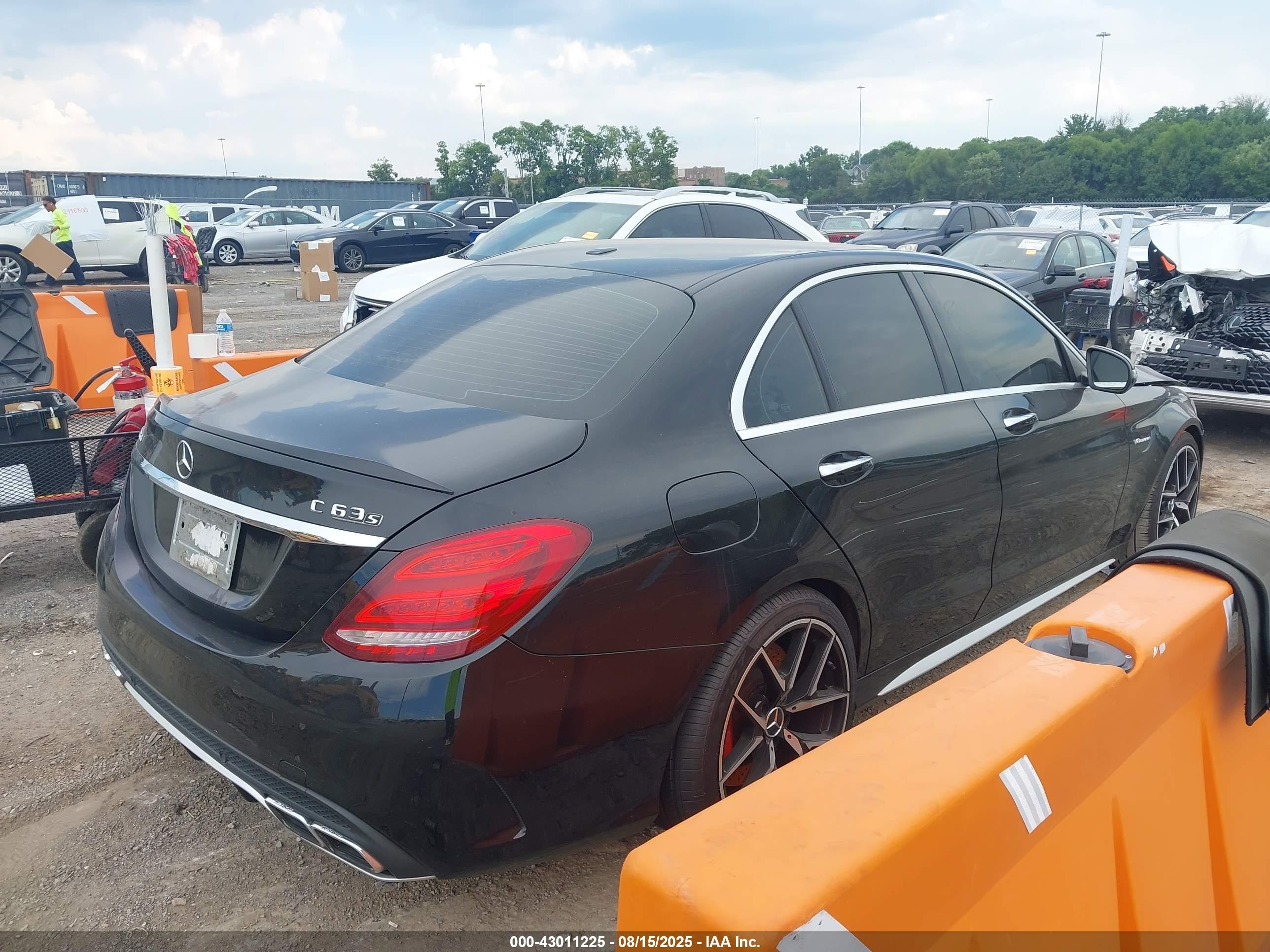 2016 Mercedes-benz Amg C 63 S Черный vin: 55SWF8HB5GU110923