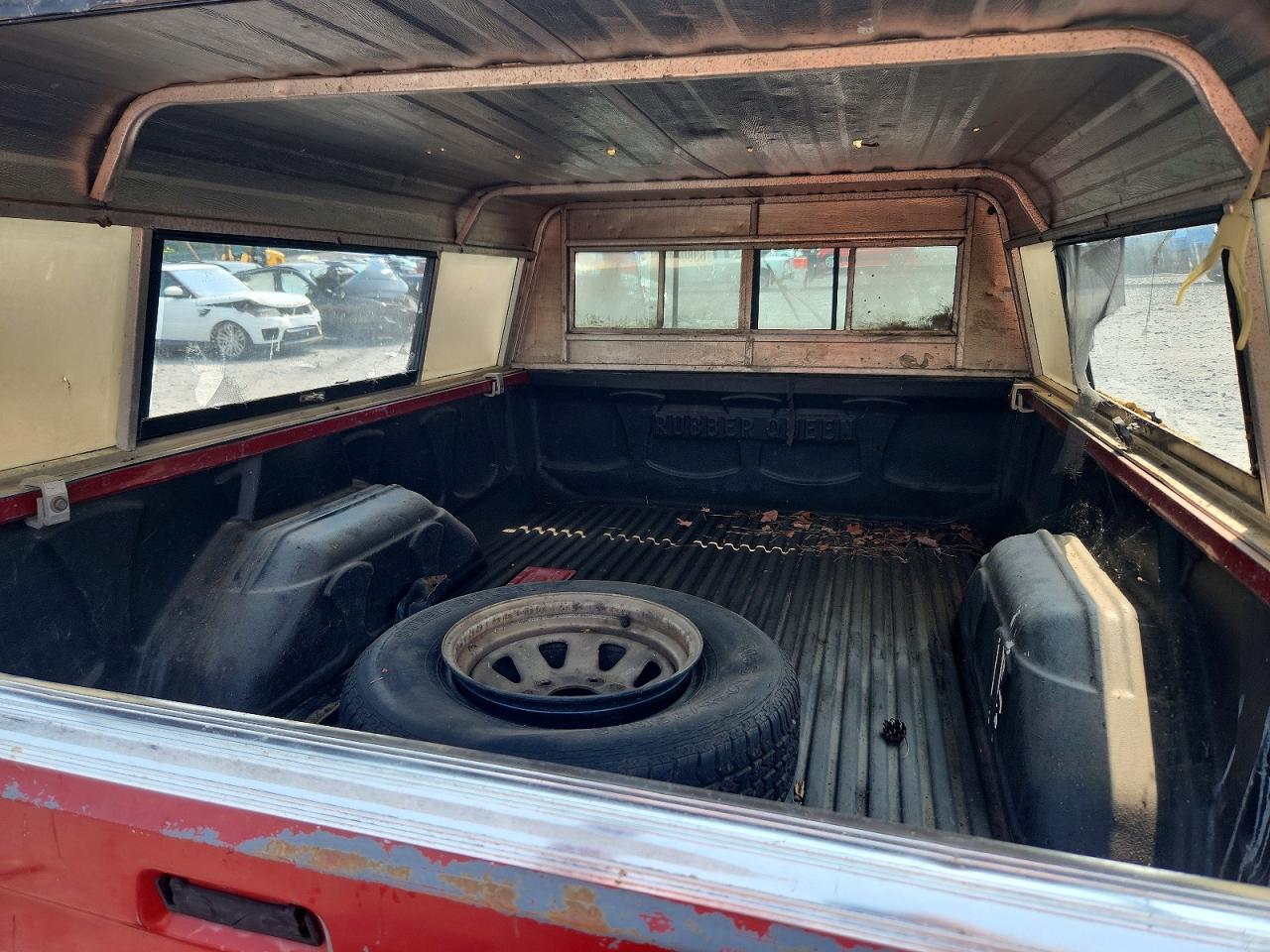 1988 Ford F150 Red vin: 1FTEF15Y3JNB74481