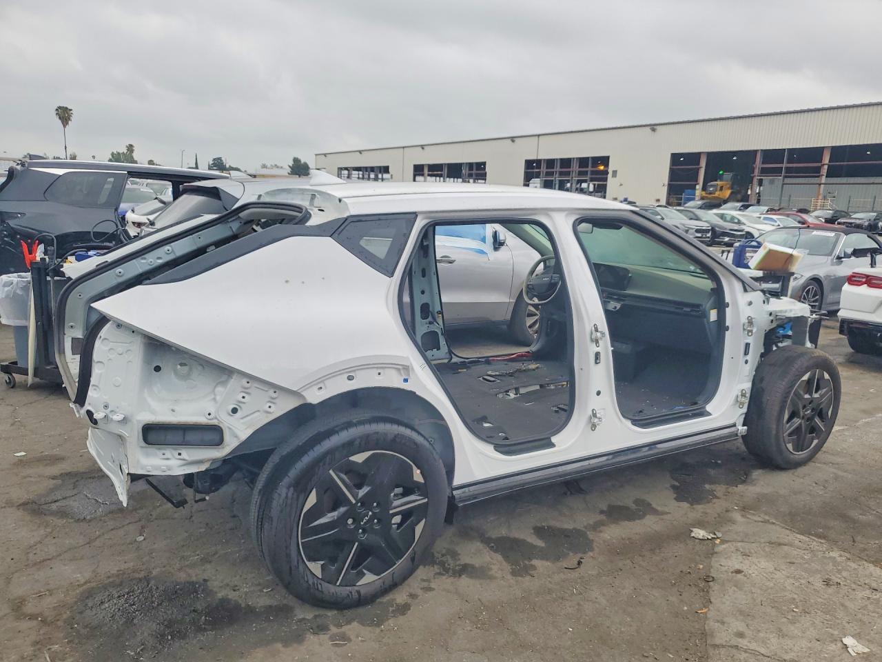 2025 Kia Ev6 Wind White vin: 5XYC34JA9SG013247