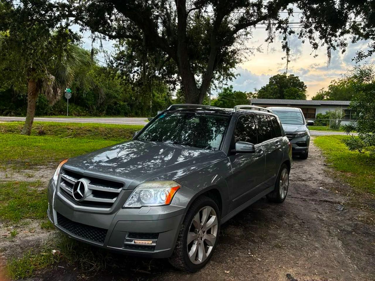 2011 Mercedes-benz Glk 350 Gray vin: WDCGG5GB4BF650409