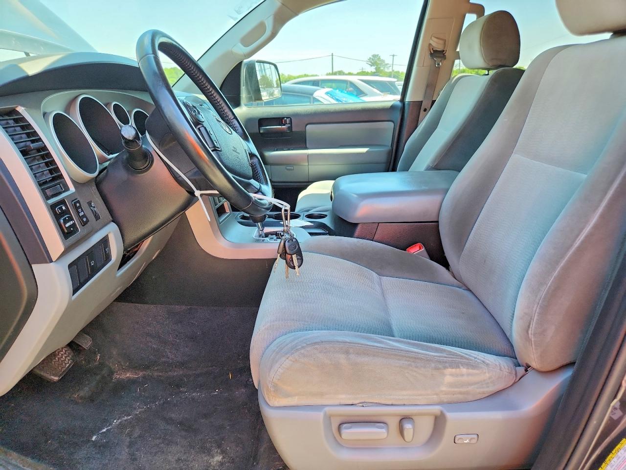 2013 Toyota Sequoia Sr5 Gray vin: 5TDBY5G15DS082730