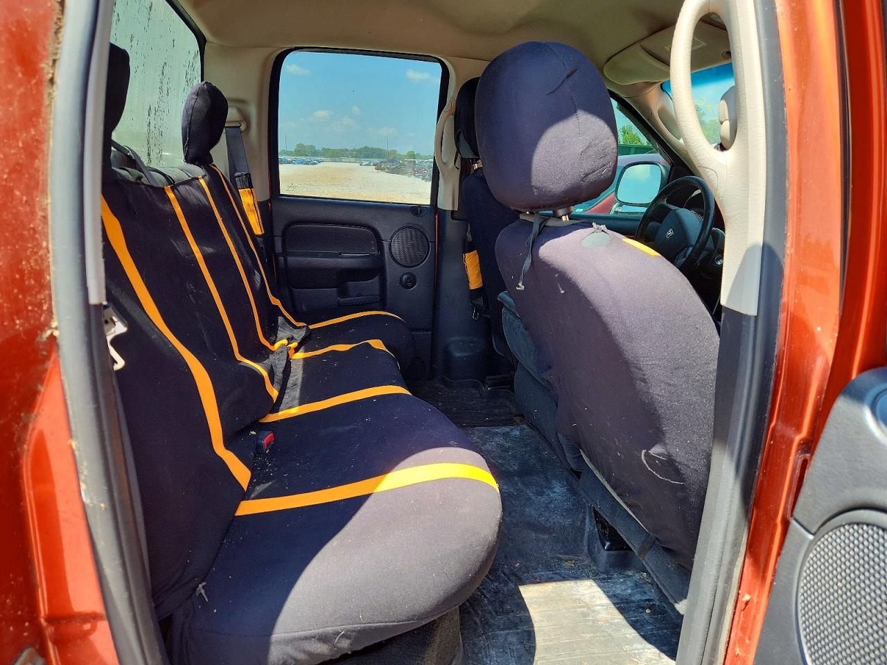 2005 Dodge Ram 1500 St Orange vin: 1D7HU18D05J588395