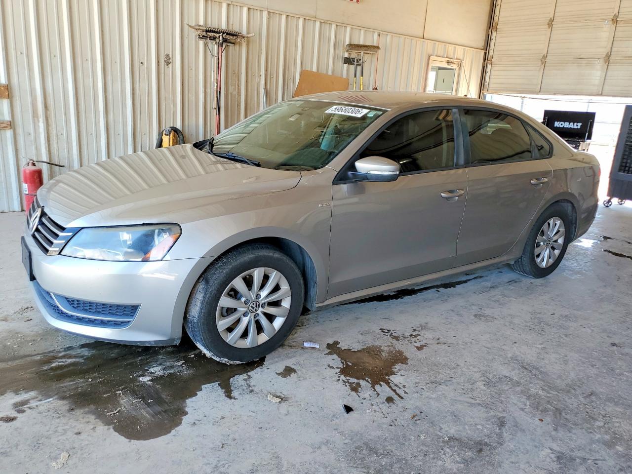 2014 Volkswagen Passat S Silver vin: 1VWAT7A38EC063928