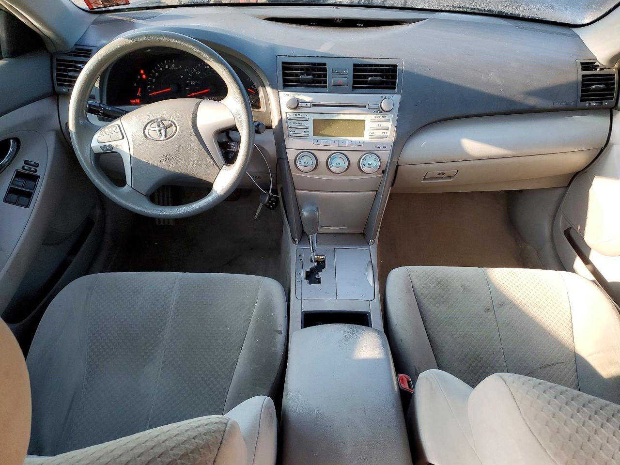 2009 Toyota Camry Le Silver vin: 4T1BE46K29U282301
