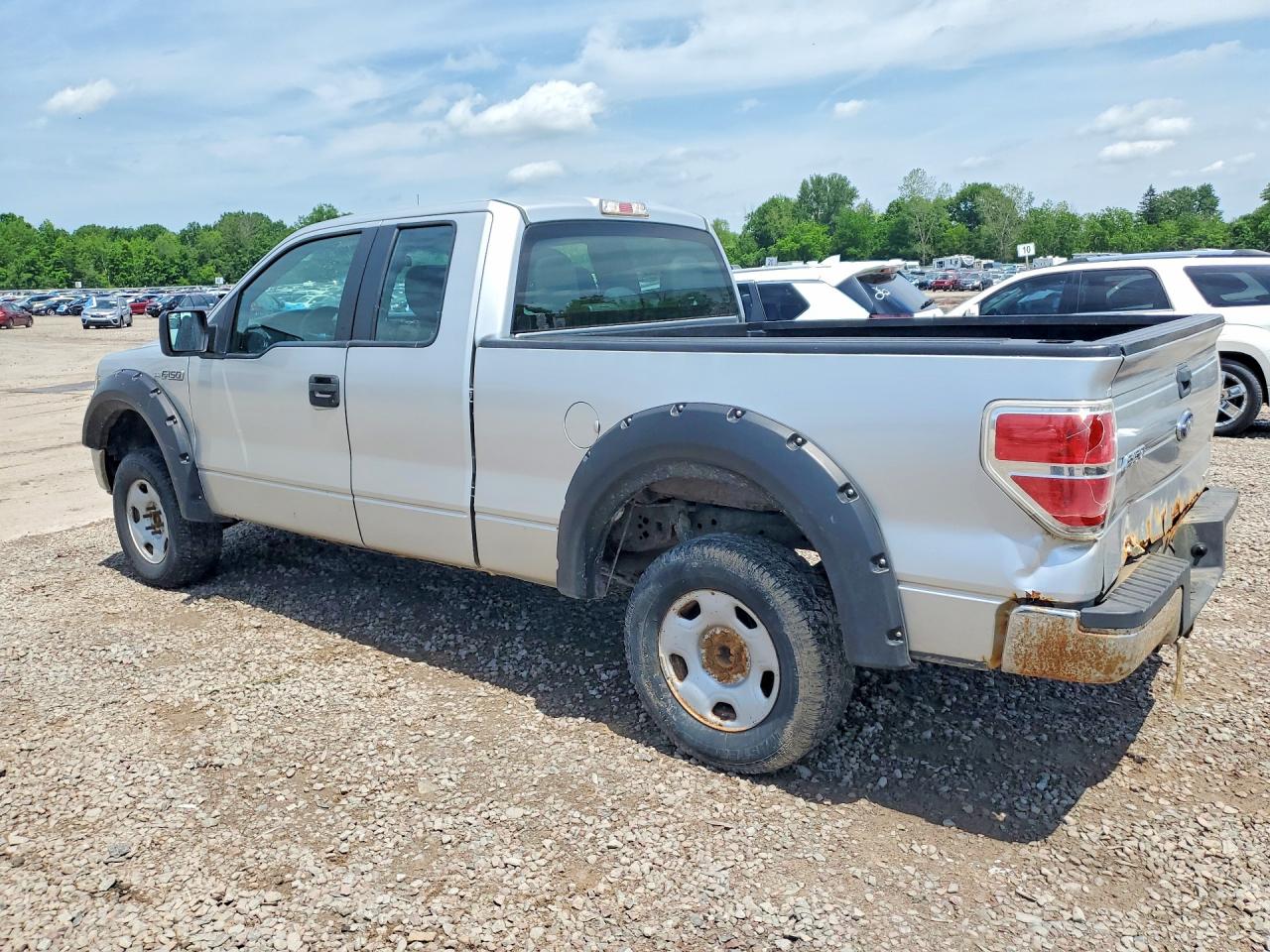 2014 Ford F150 Super Cab Silver vin: 1FTFX1EF2EFB58532