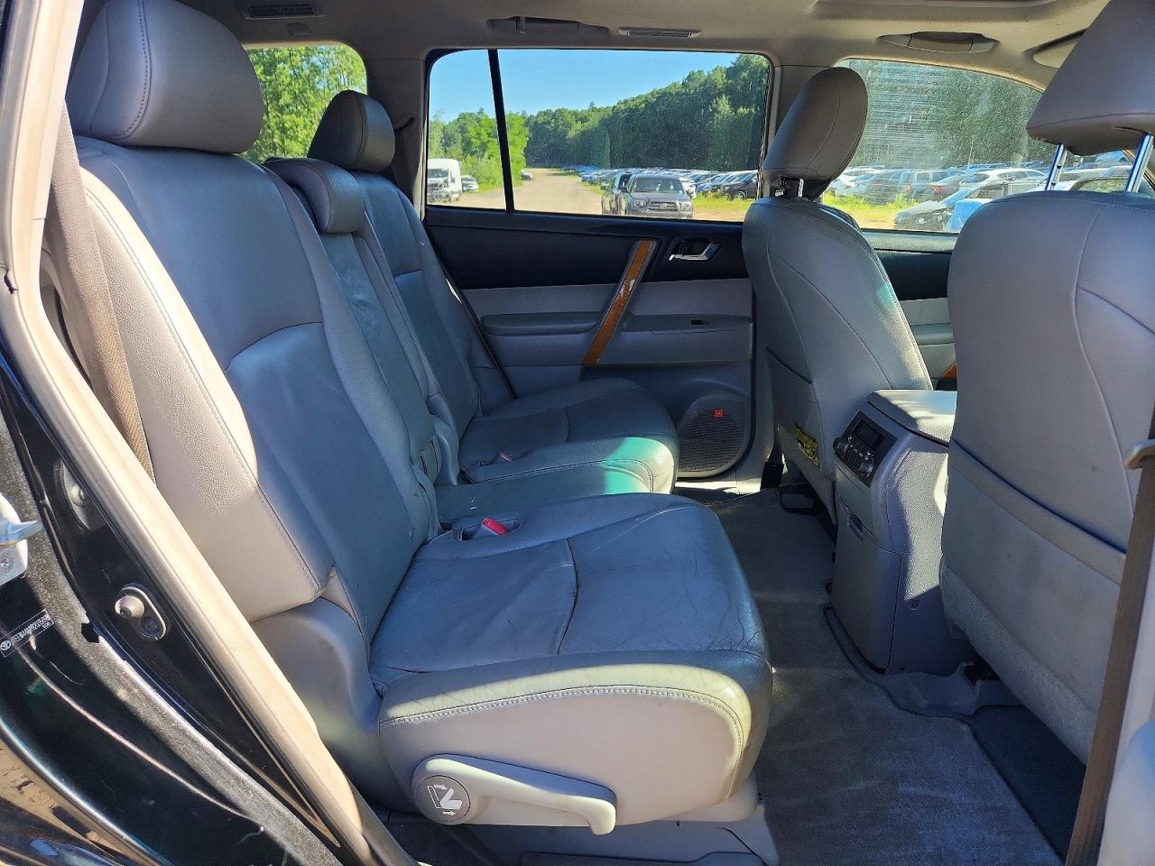 2009 Toyota Highlander Hybrid Limited Black vin: JTEEW44A192035898